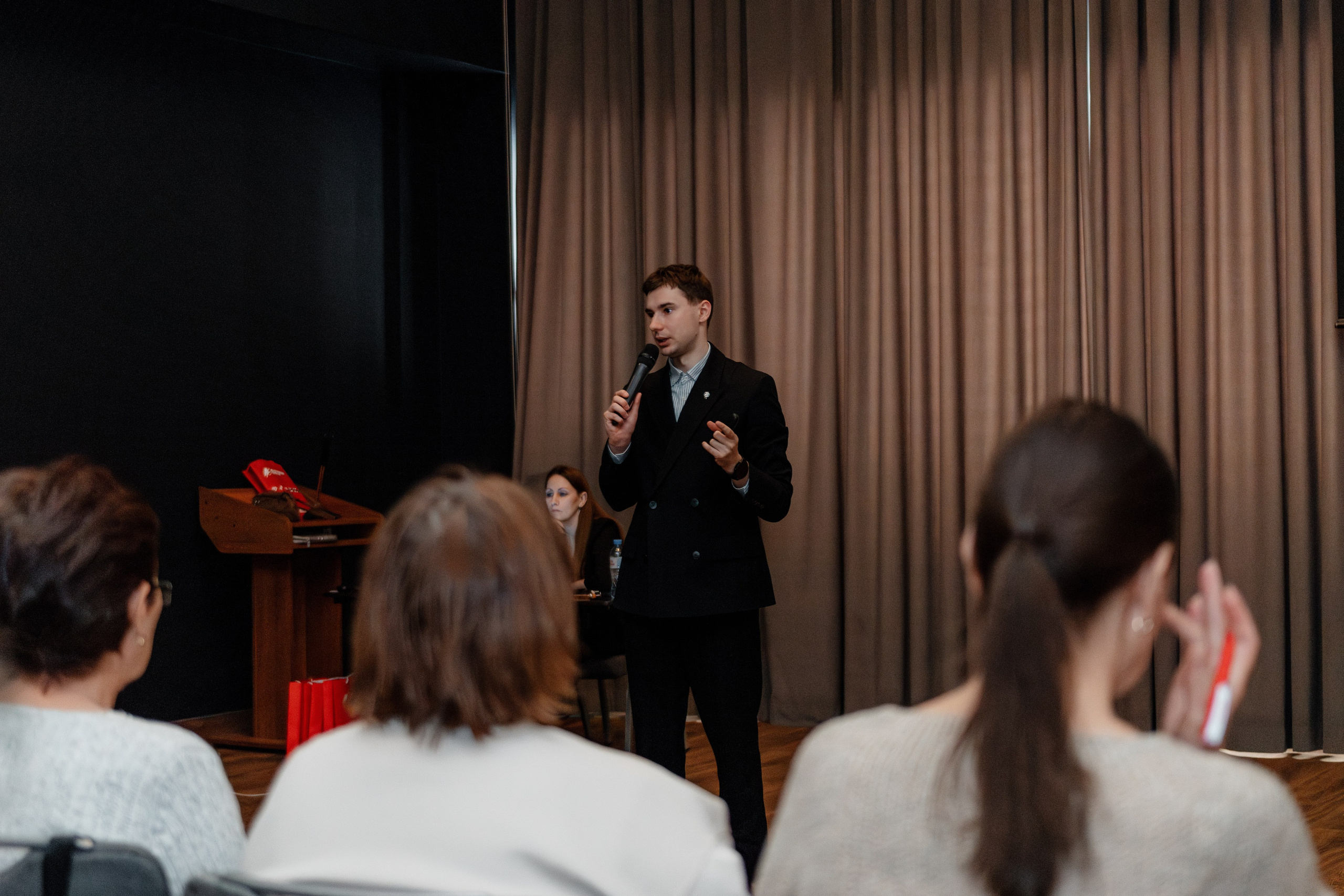 РУССКИЙ ЭКСПРЕСС