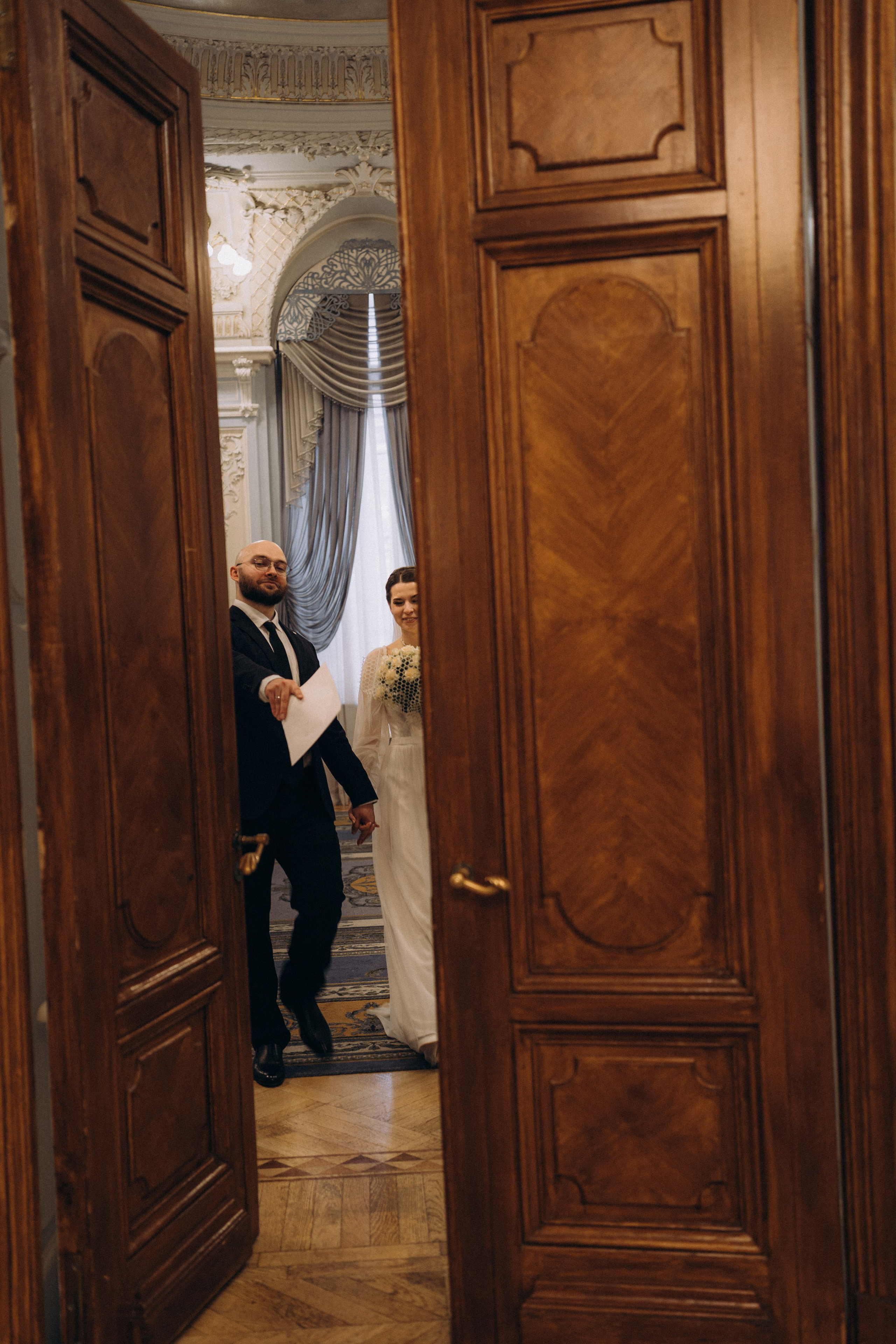 СВАДЕБНАЯ СЬЕМКА ВО ВТОРОМ ДВОРЦЕ (ДЕКАБРЬ) ТАКЖЕ СЬЕМКА В СТУДИИ НА ЧЕРНЫШЕВСКОЙ. Профессиональный фотограф, Санкт-Петербург — Виктория Богомолова