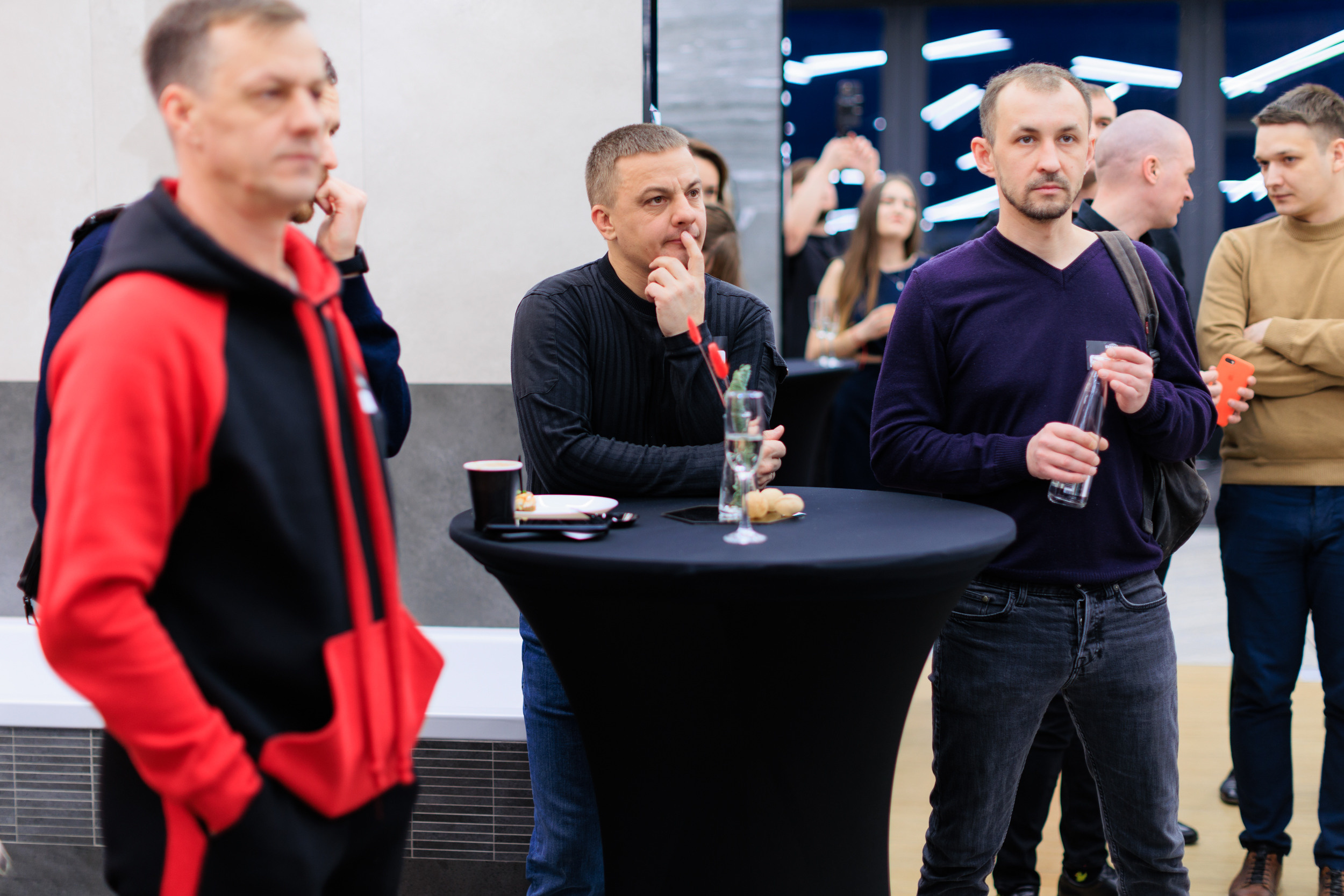 Съемка презентации Alumoart в салоне Керамир Premium для дизайнеров. Контент для бизнеса в Екатеринбурге Полдень Медиа