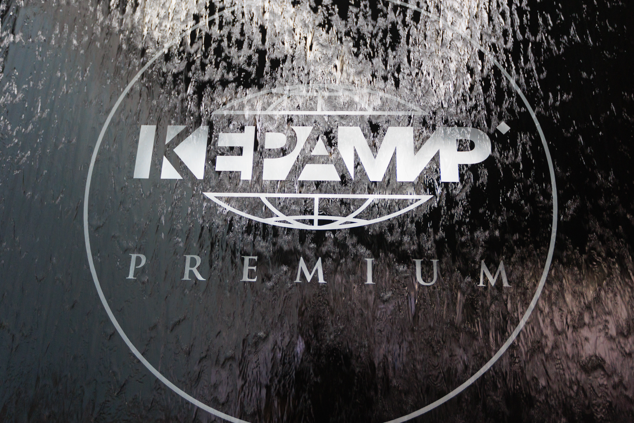 Съемка презентации Alumoart в салоне Керамир Premium для дизайнеров. Контент для бизнеса в Екатеринбурге Полдень Медиа