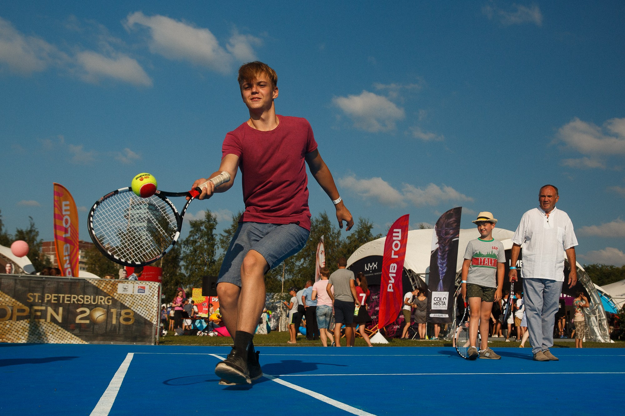 ФЕСТИВАЛЬ ВКОНТАКТЕ. Рабочая сторона — бизнес портрет и репортаж в Санкт-Петербурге