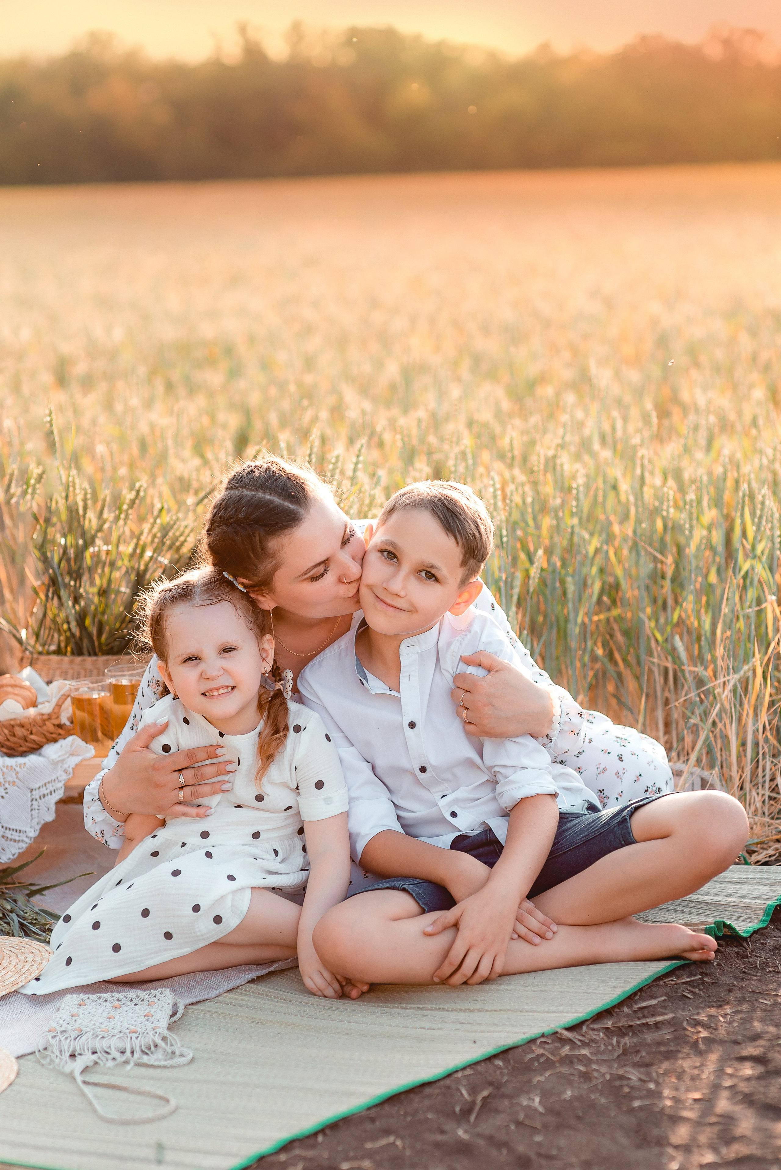 Съемка в полях 2024. Семейный и детский фотограф Наталья Горда