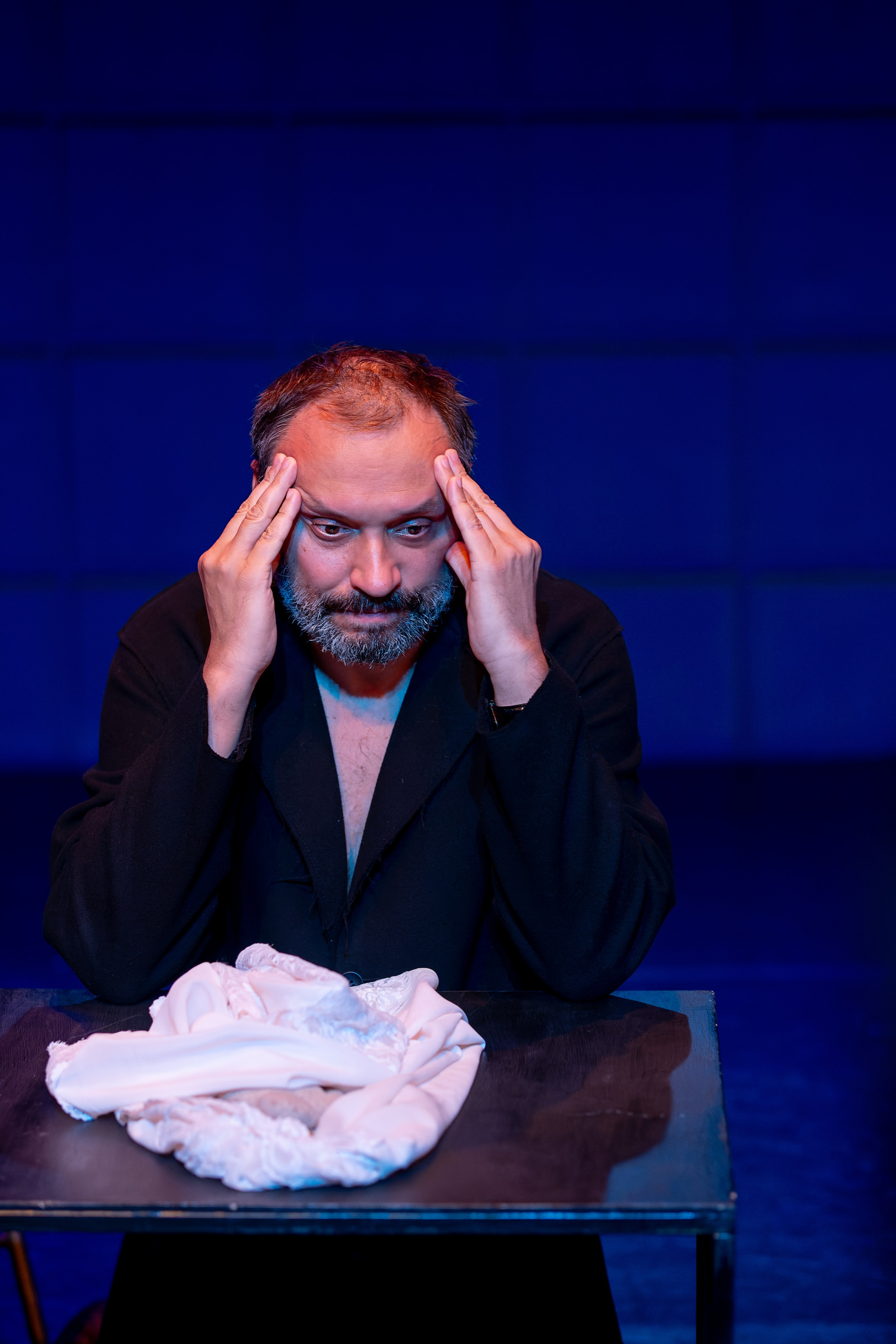 Спектакль «Кроткие» в театре «Человек». Профессиональный фотограф в Москве и МО Денис Кулешов