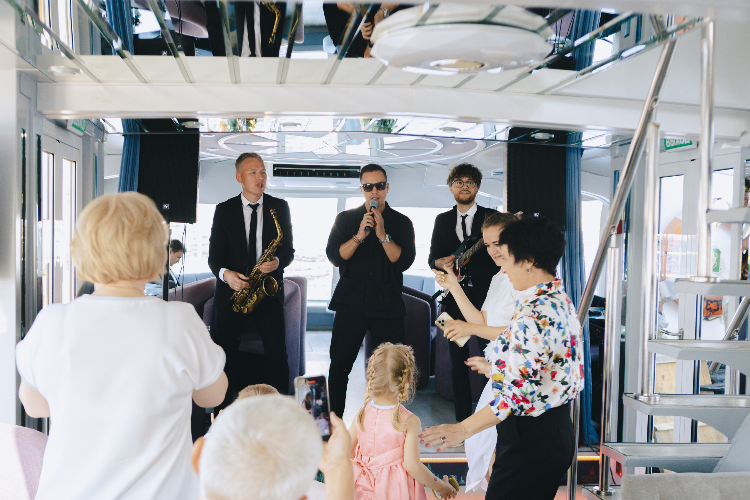 День Рождения на корабле. Фотограф в Санкт-Петербурге Виктория Безверхая