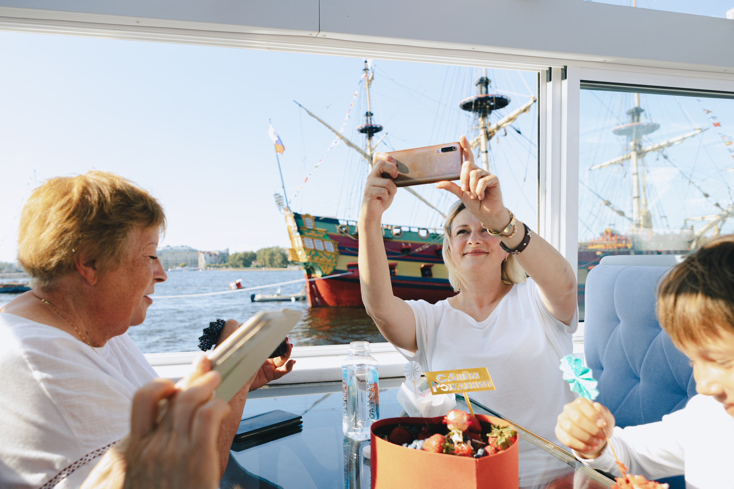 День Рождения на корабле. Фотограф в Санкт-Петербурге Виктория Безверхая