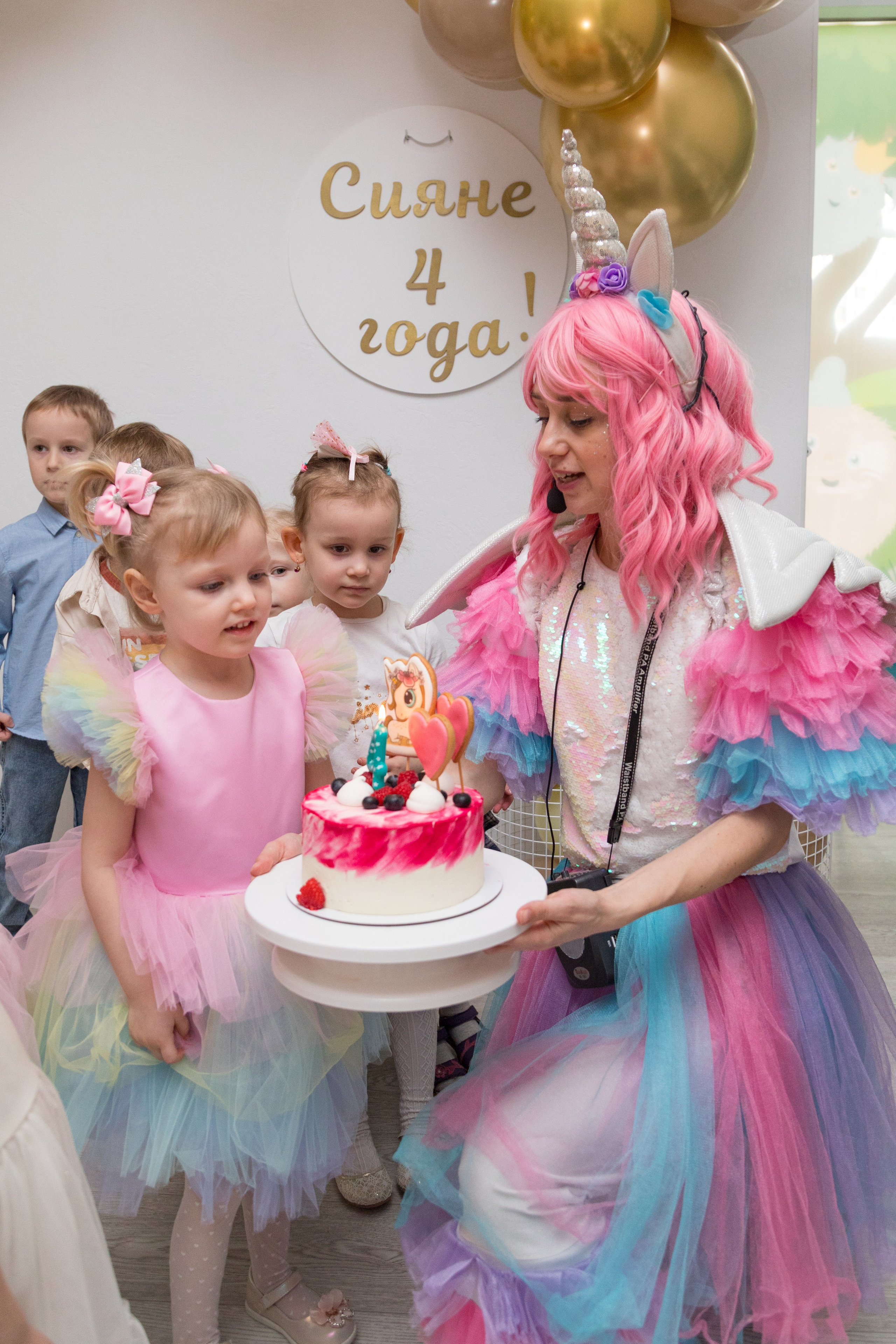 День рождения Сияны, 4 года, детский игровой центр Mimiloft. Детский и контент фотограф Надя Волкова Санкт-Петербург
