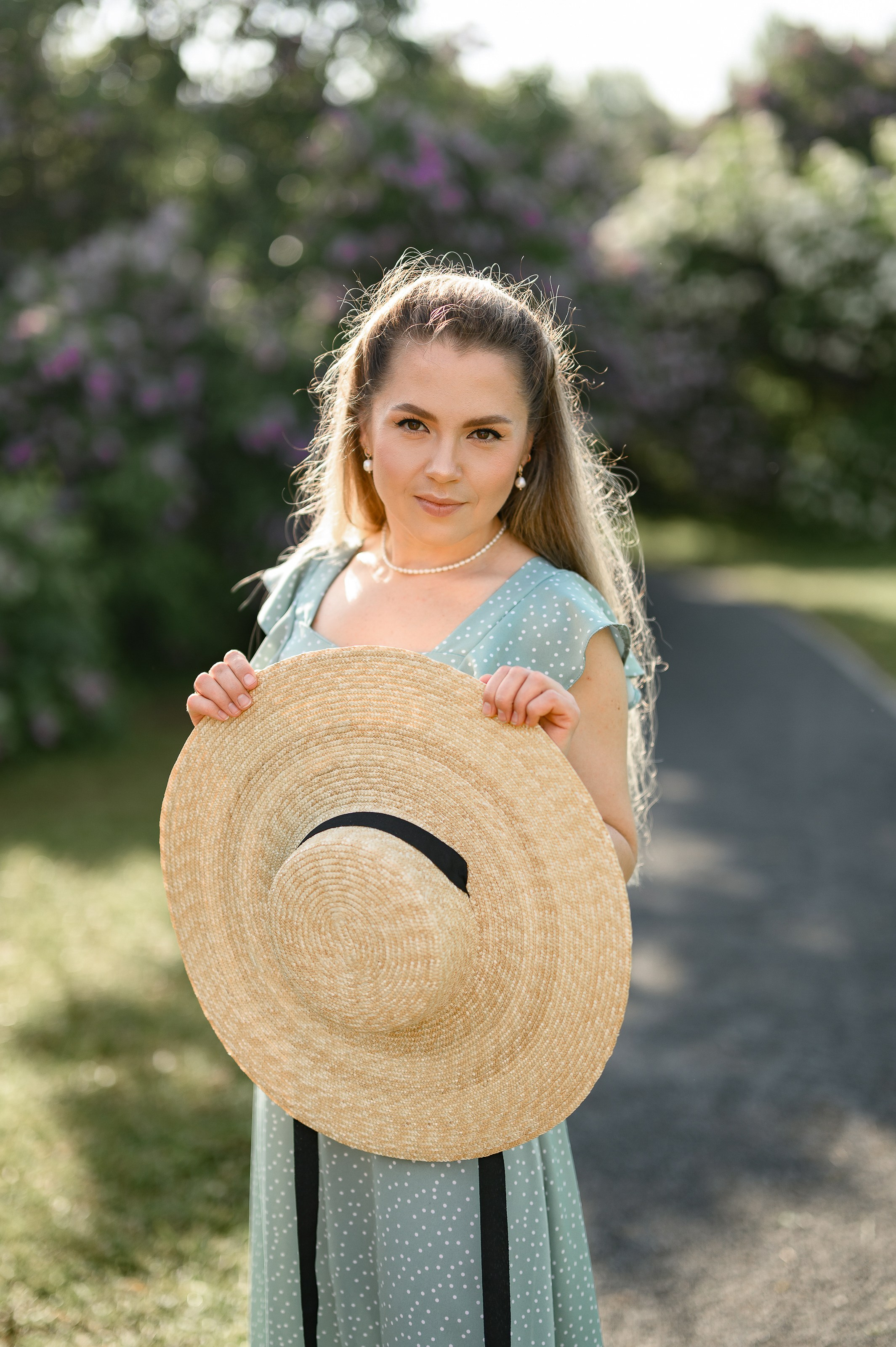 Анастасия. Фотосессия в цветении в Сиреневом саду в Москве. Semerlina.ru