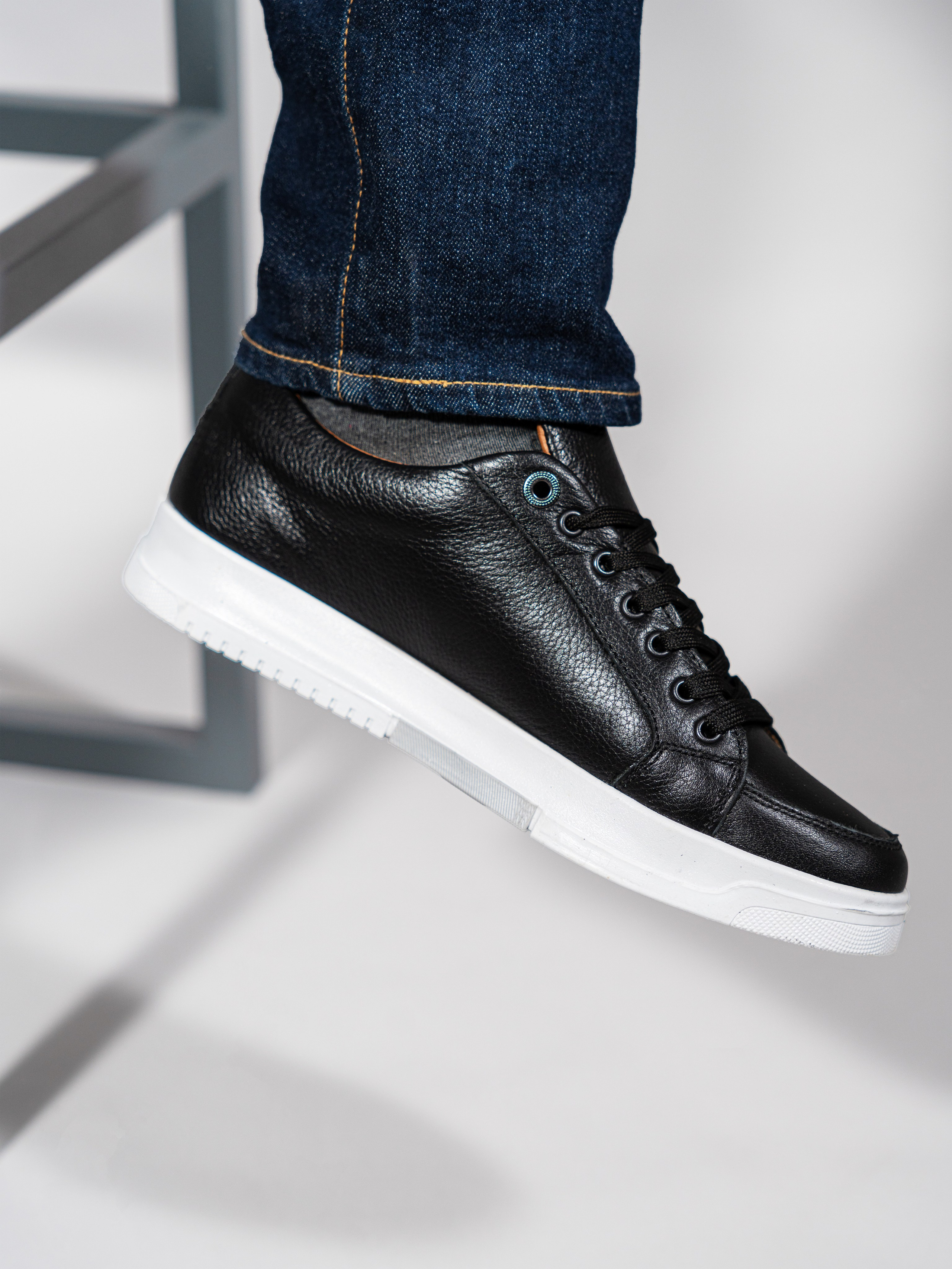 Съемка обуви + модельная съемка. Олейник Денис — предметный фотограф, фотограф для маркетплейсов в Казани