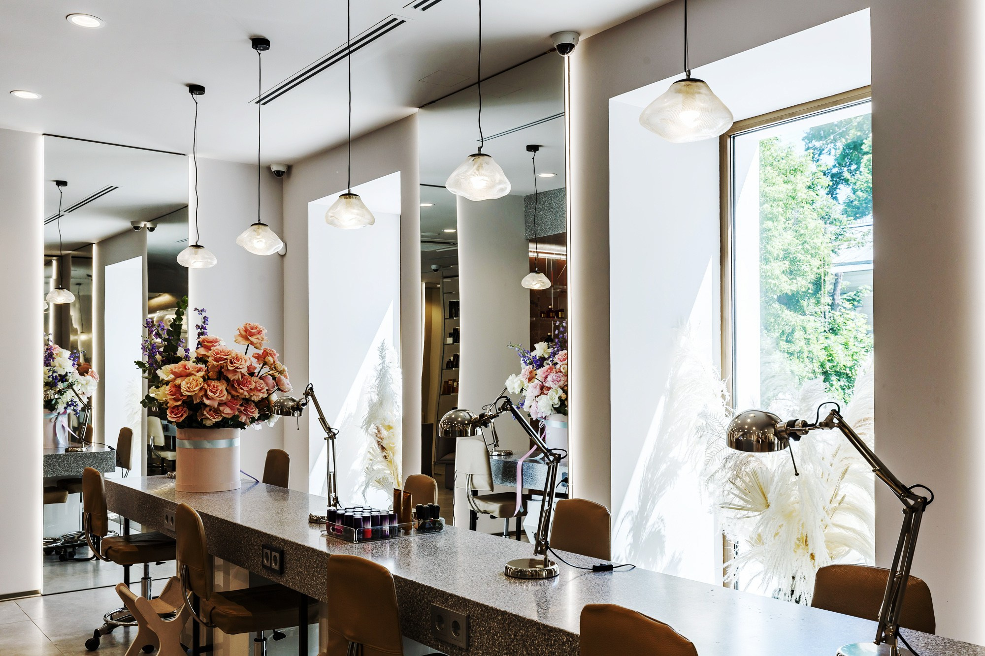 Салон красоты Nikiso. Фотограф Ксения Колесникова. Интерьерная и портретная съемка в Москве