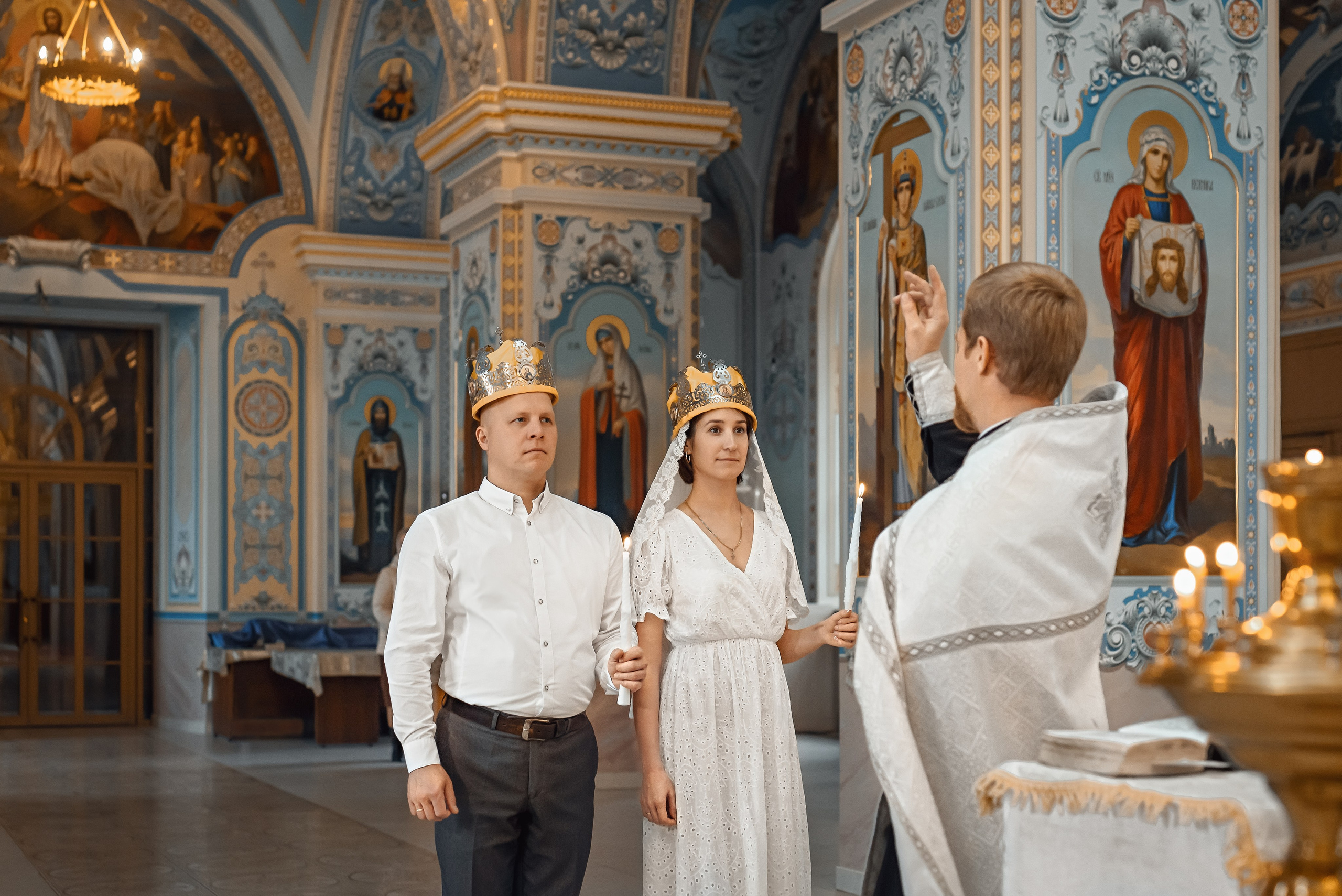 Венчание. Храм Введения во храм Пресвятой Богородицы. Церковный фотограф на Таинство Крещения и Венчания в Оренбурге и Оренбургской области Екатерина Белкина