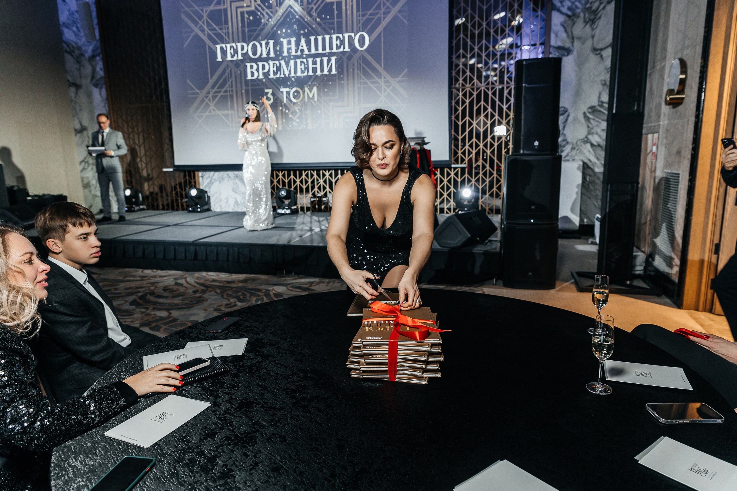 ПРЕЗЕНТАЦИЯ КНИГИ «ГЕРОИ НАШЕГО ВРЕМЕНИ». Свадебный и репортажный фотограф в Ростове-на-Дону Павел Кислов