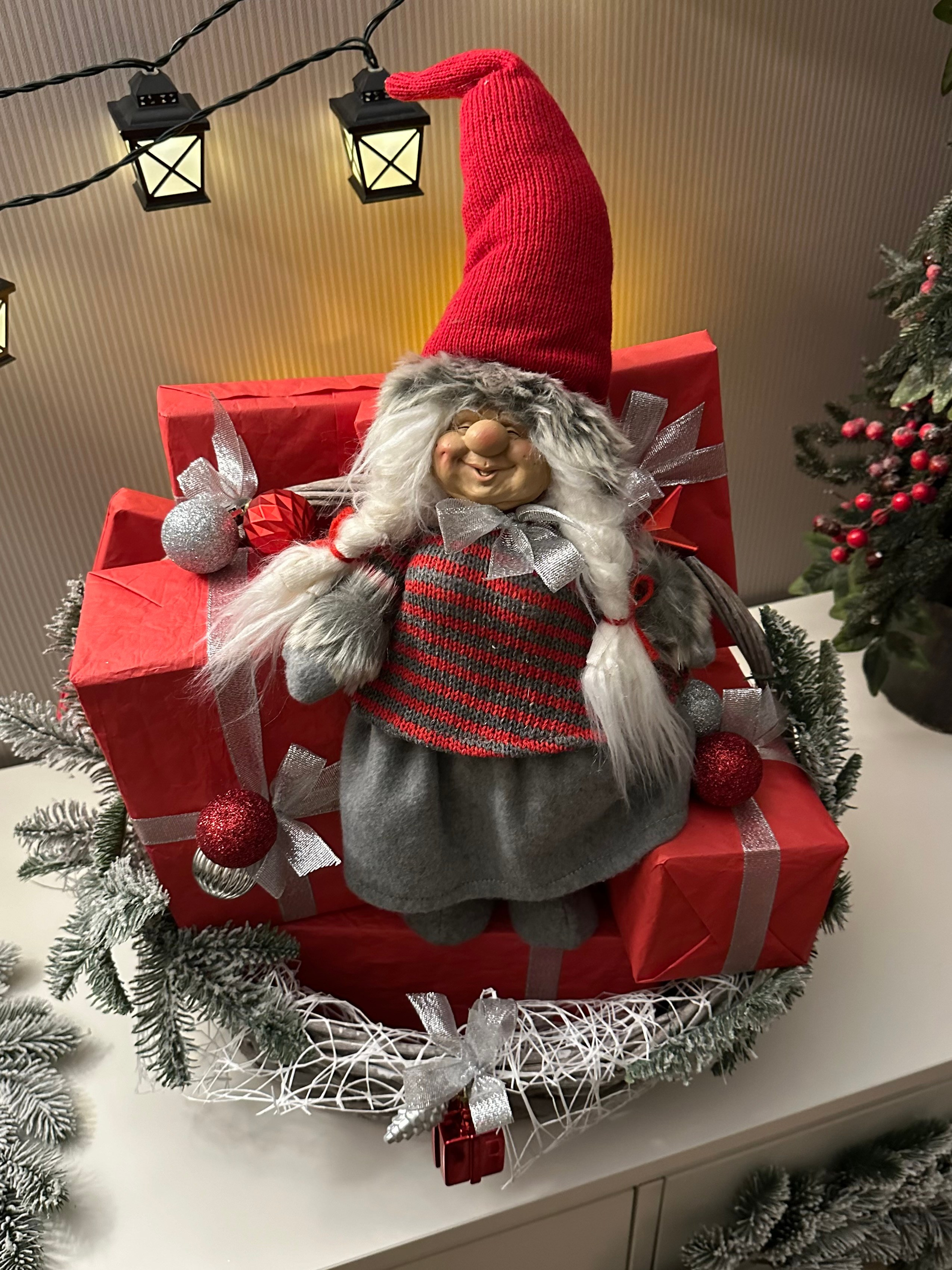 Новогодняя корзина. Студия подарочных наборов «Владия»