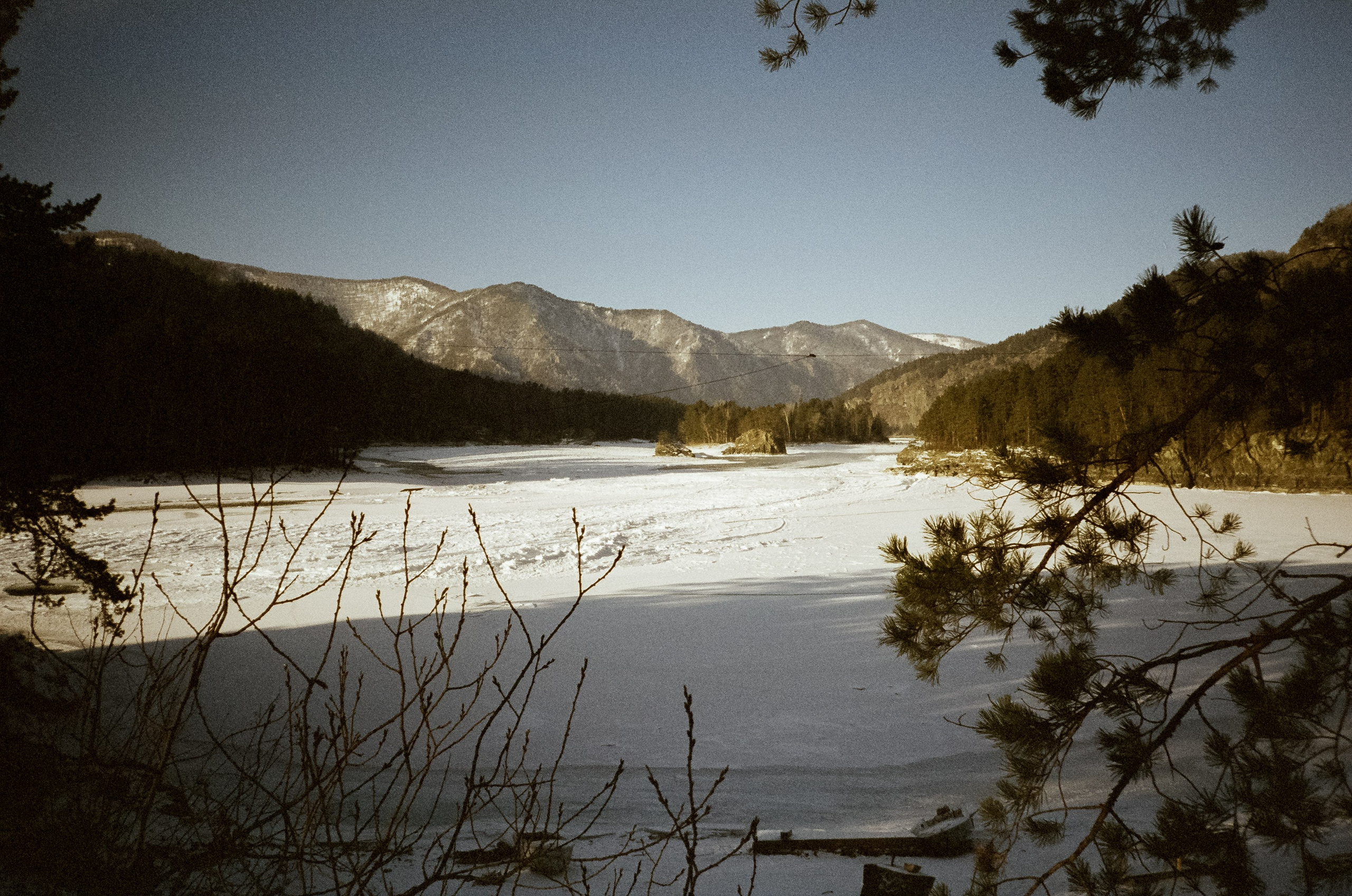 Кызыл-Таш — зимний пляж. Кедровый остров в суровый мороз. Фотограф-документалист Мария Осокина