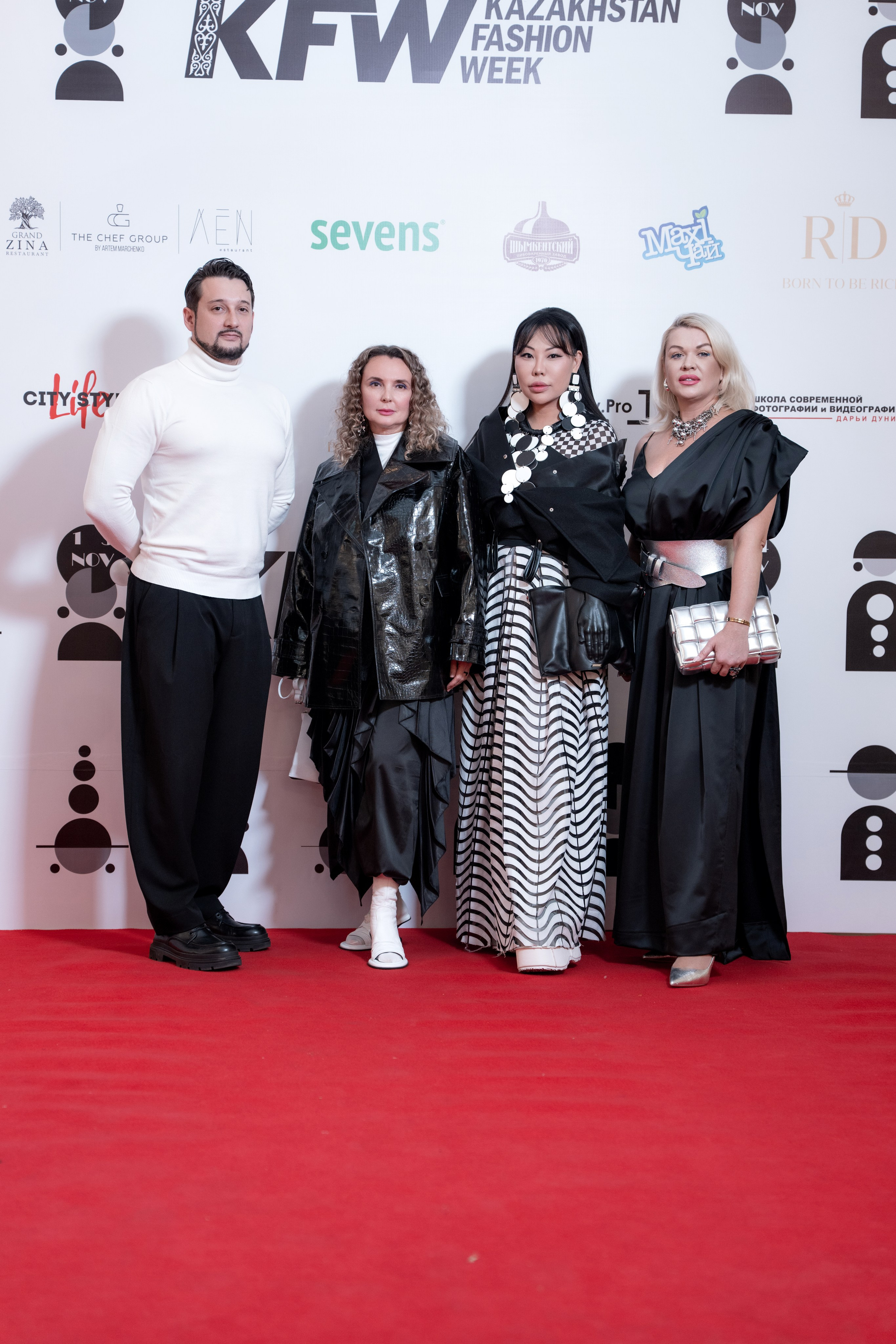 Backstage. Сайт Алматинского НЮ АРТ, будуар и фэшн фотографа Дениса Карпенко