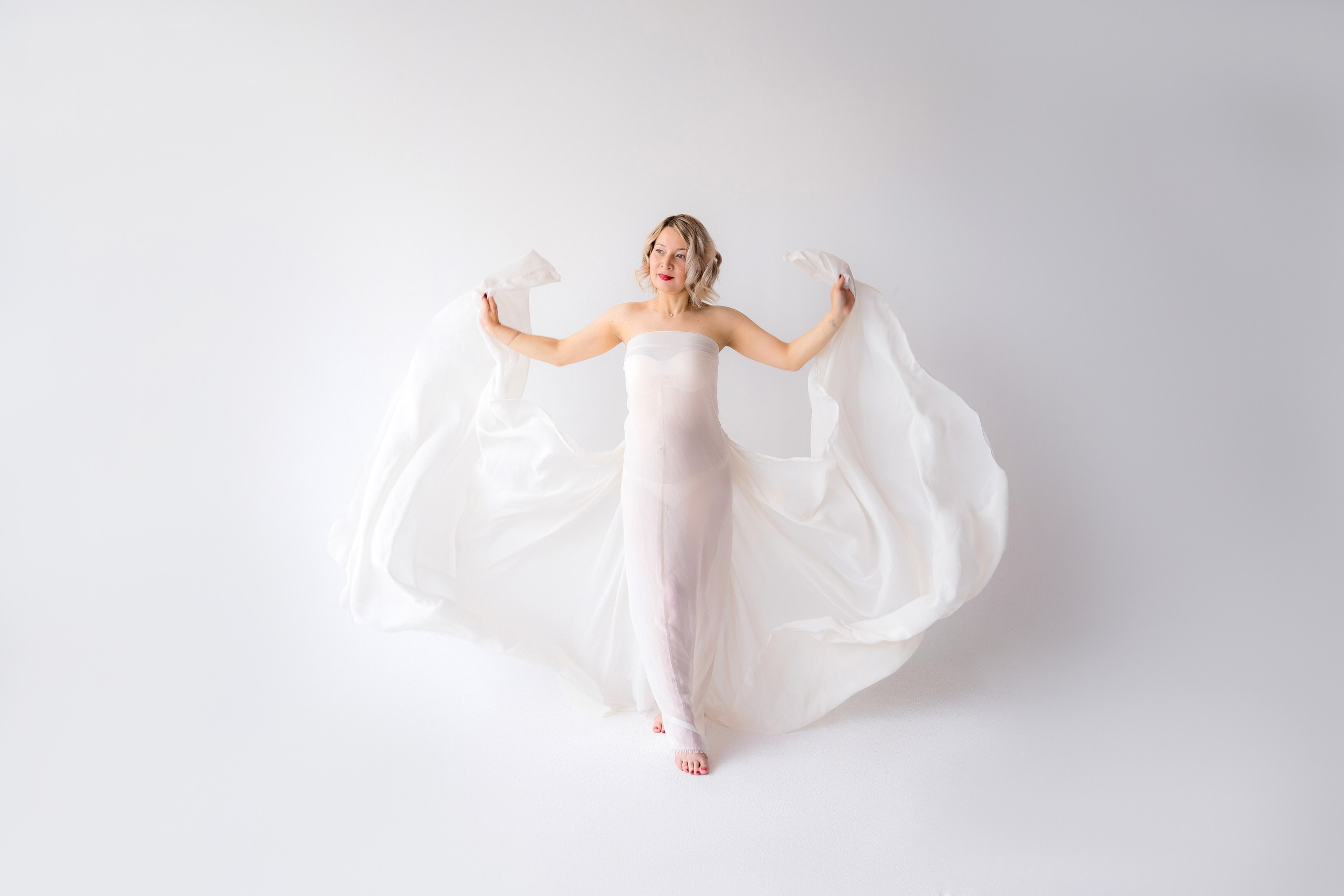 Ткани для беременных. Фотостудия Малина в городе Улан-Удэ. Фотограф Ирина Жарникова