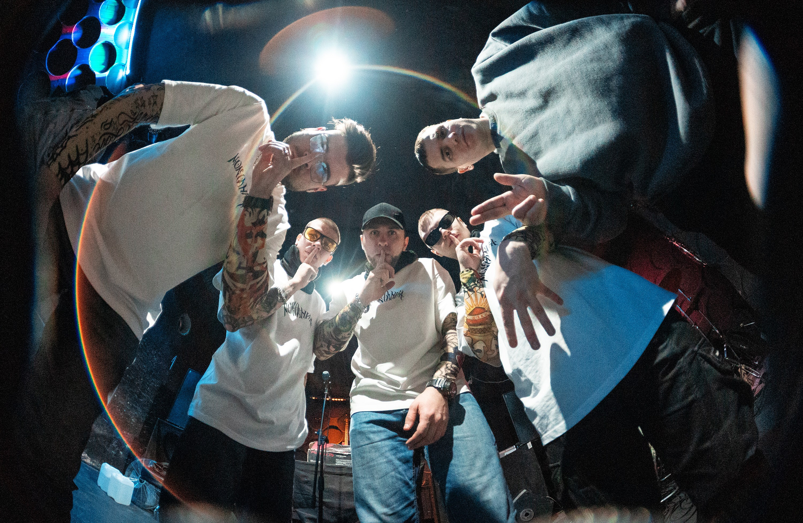 Реклама футболок «Молчанка». Фотограф Тюмень