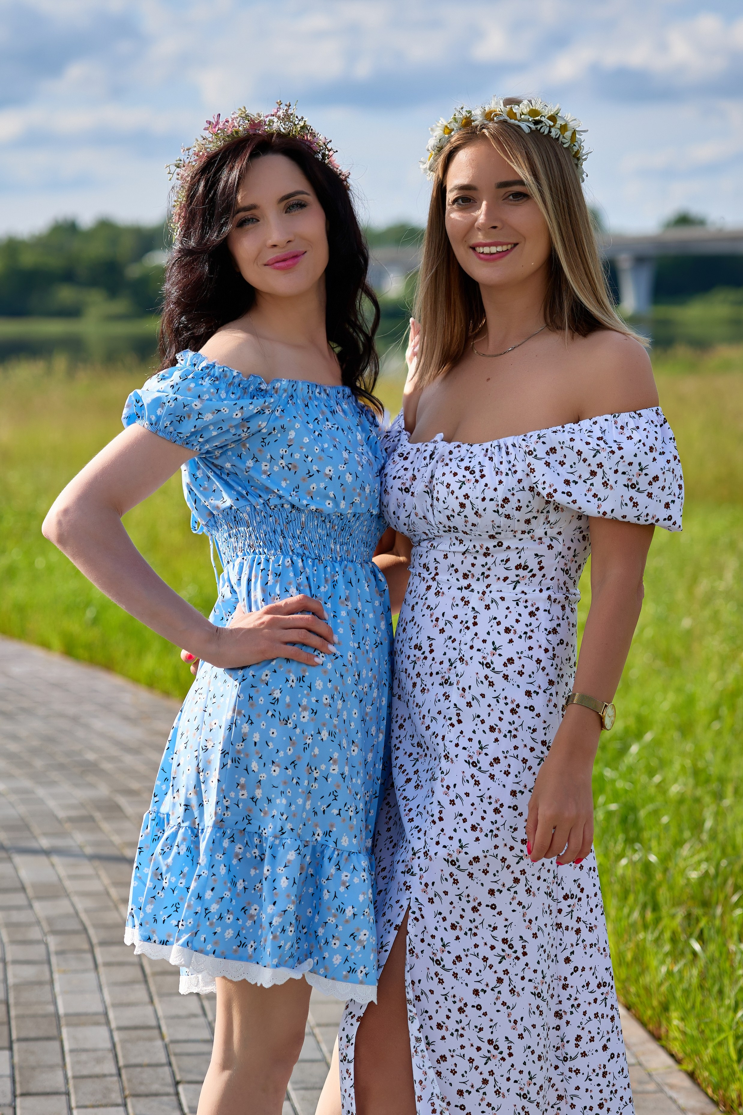 Летняя фотопрогулка. Мария, Татьяна, Евгения, Кристина и Александра. Фотограф Люся Воробьева