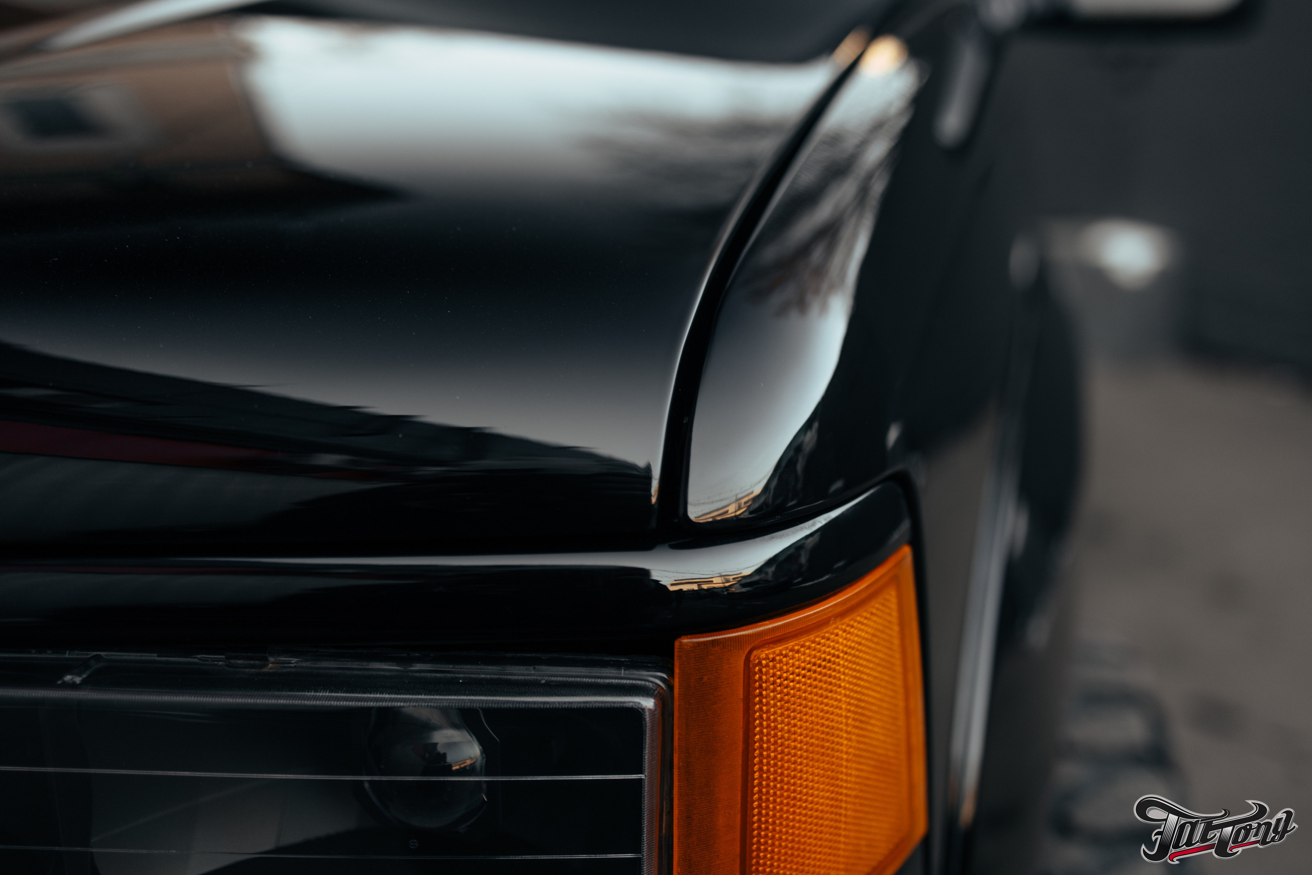 Chevrolet Tahoe I ремонт по кузову и окрас, пошив салона. DeLorein