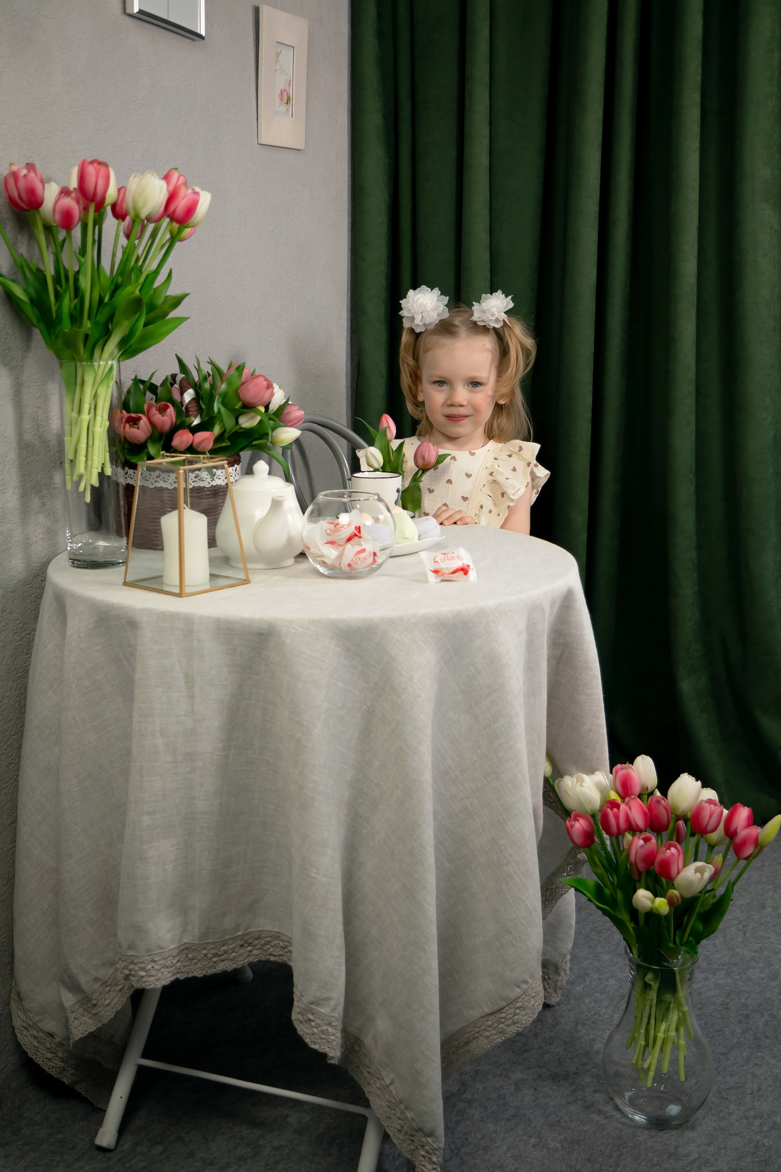 Детская фотосессия к 8 марта в Шелехове. Фотограф в Шелехове, лучшие выпускные альбомы в Шелехове