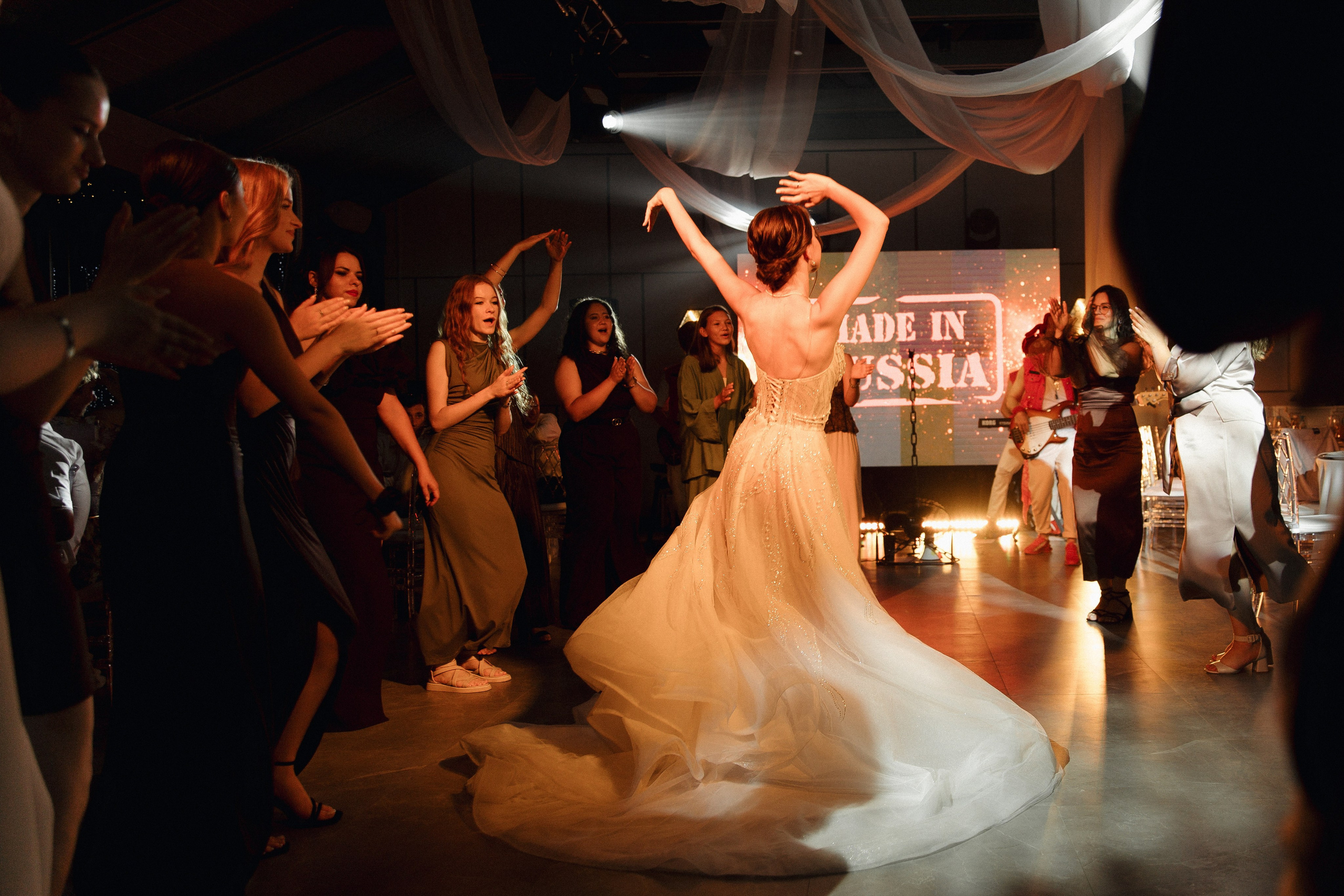 И жили они долго и очень счастливо. Михаил и Юлия Лыженко — свадебный фотограф Волгоград