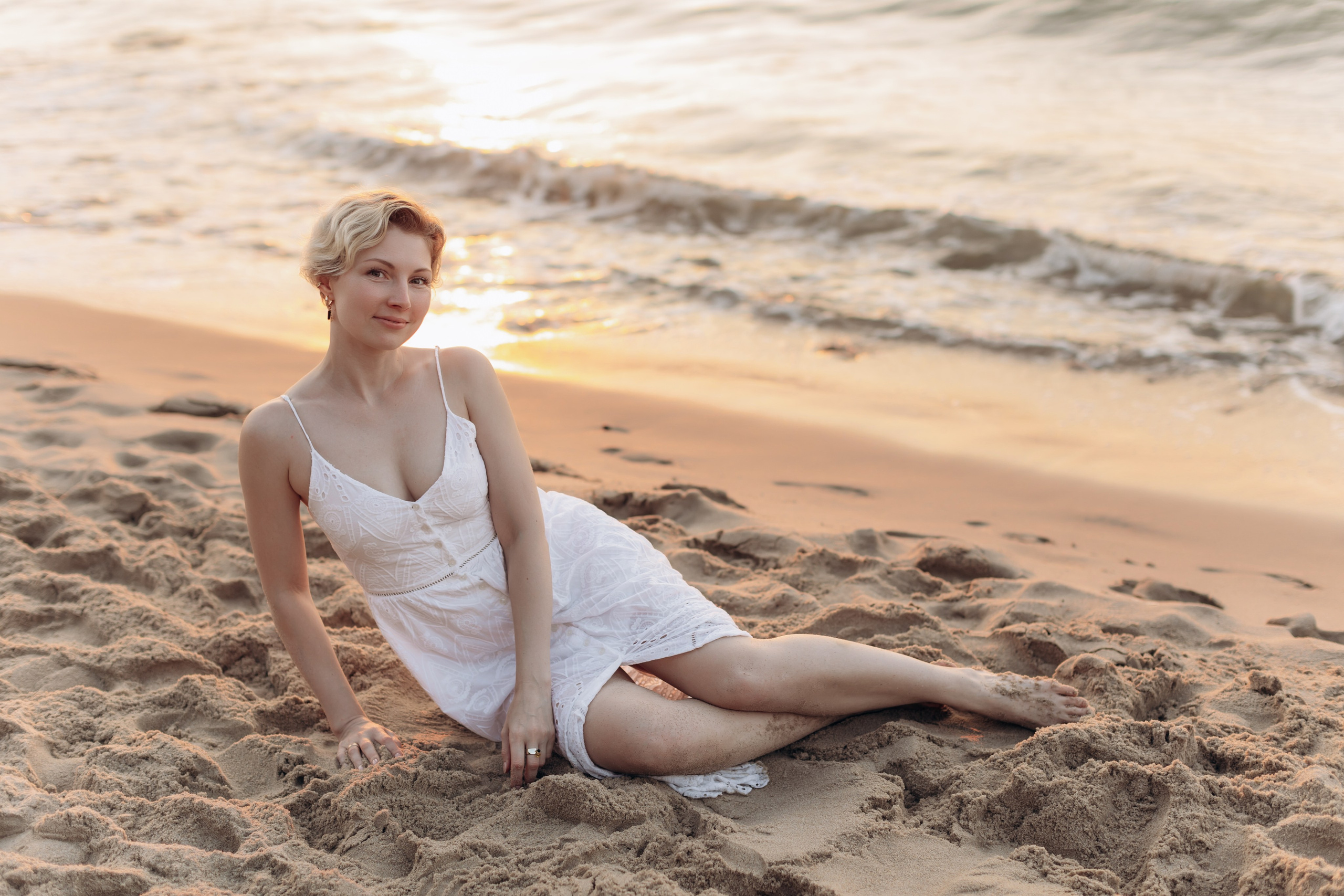 Подруги Пионеский Сосновый бор закат. Фотограф в Калининграде свадебная фотография, репортажная, фотосессии