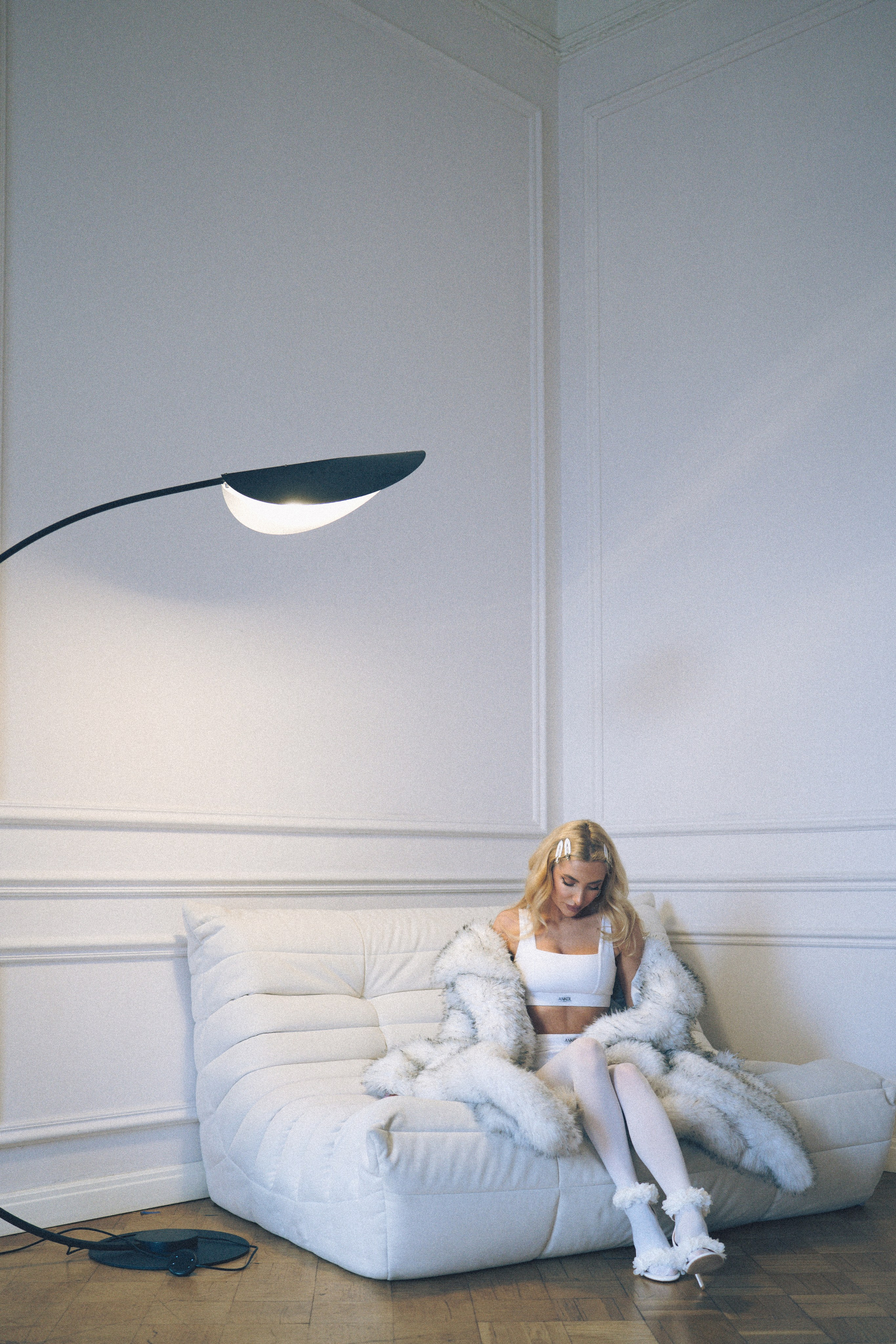 МИНИМАЛИЗМ В СТУДИИ НА ЧЕРНЫШЕВСКОЙ В СТУДИИ С БАЛКОНОМ. Профессиональный фотограф, Санкт-Петербург — Виктория Богомолова