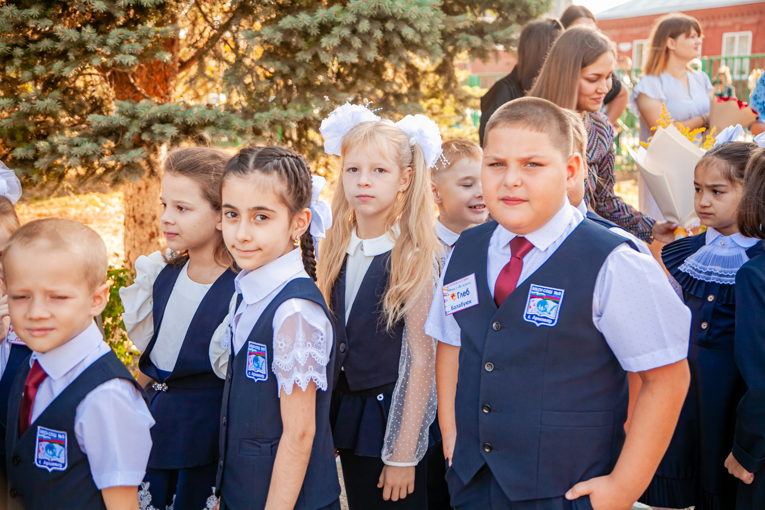1 сентября линейка. Свадебный и семейный фотограф в Армавире