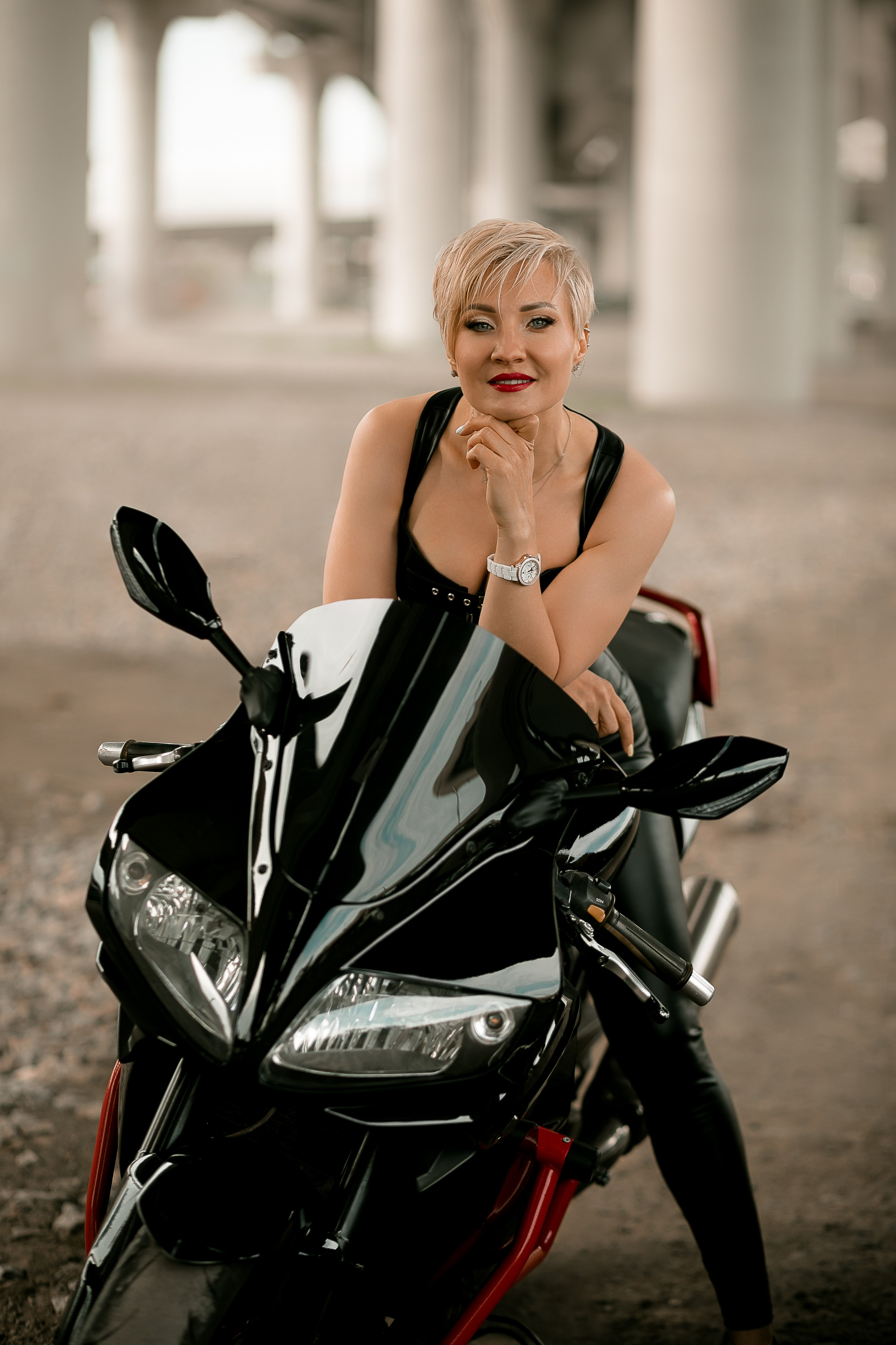 Фотосессия на мотоцикле для девушки. Семейный и свадебный фотограф в Санкт-Петербурге Таша Семёнова