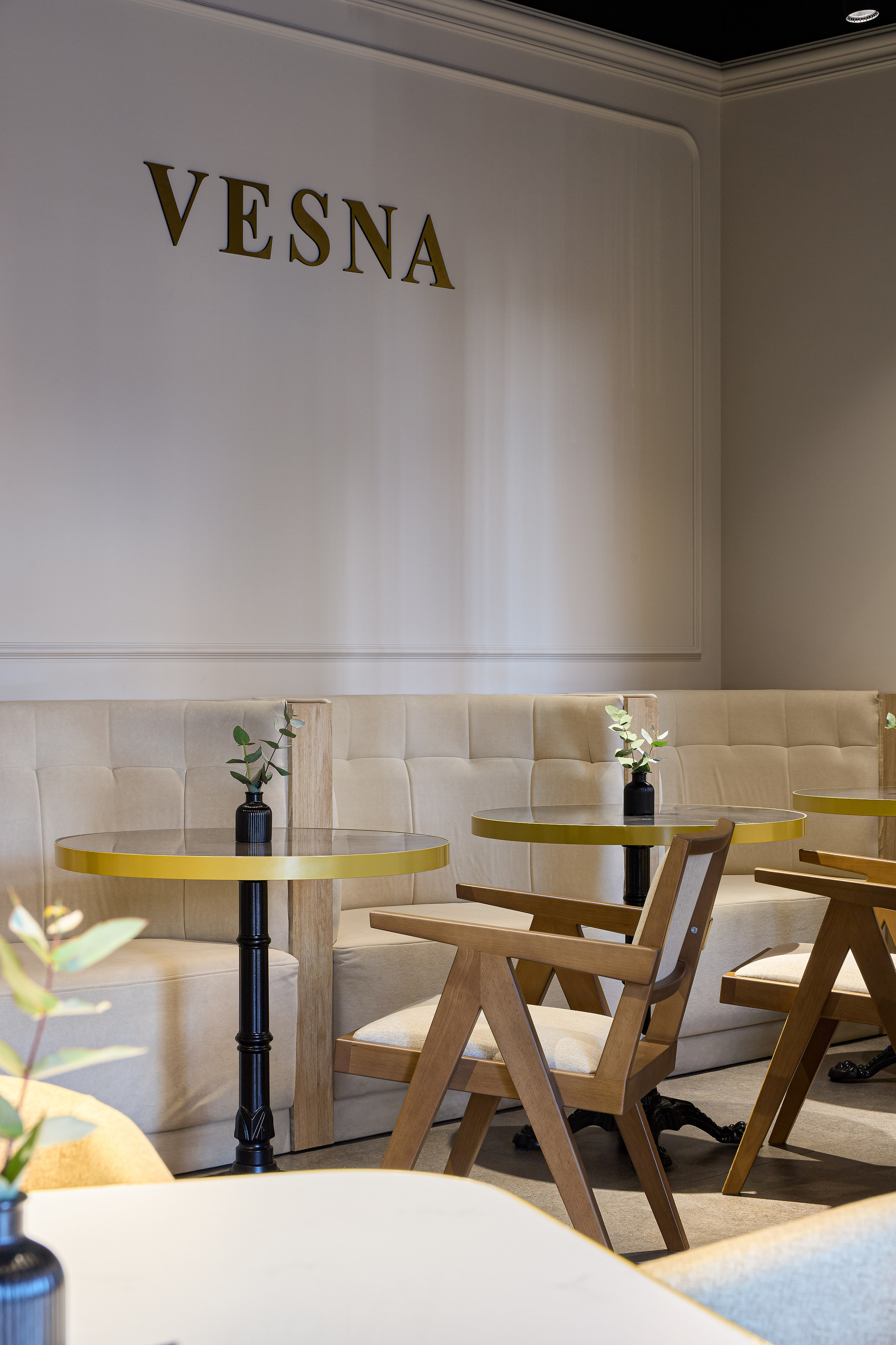 Кафе «Vesna». Дизайнер Георгий Хатнюк. Интерьерный фотограф в Краснодарском крае Светлана Шурлова