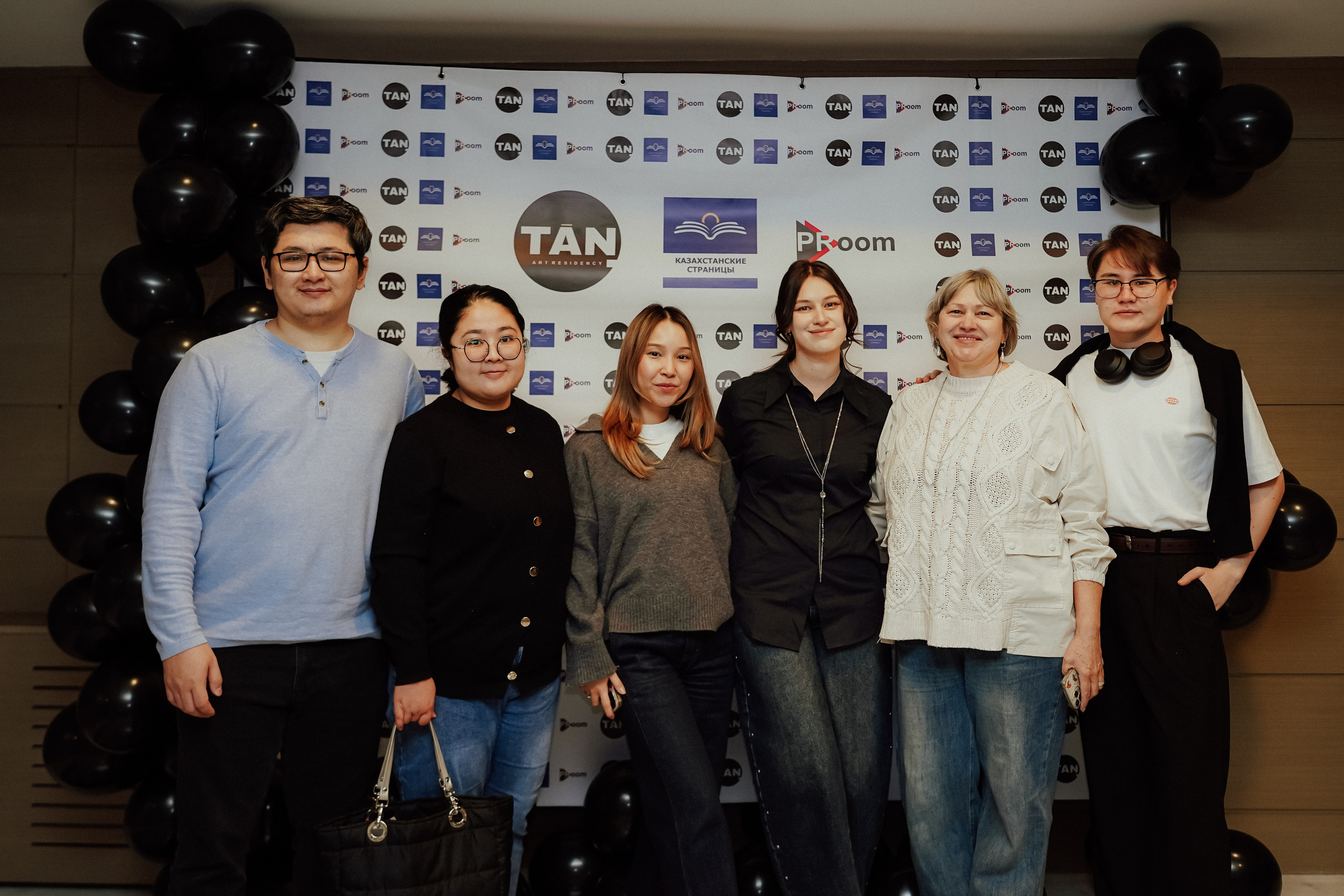 Казахстанские страницы (презентация книг). Крис Богомазова