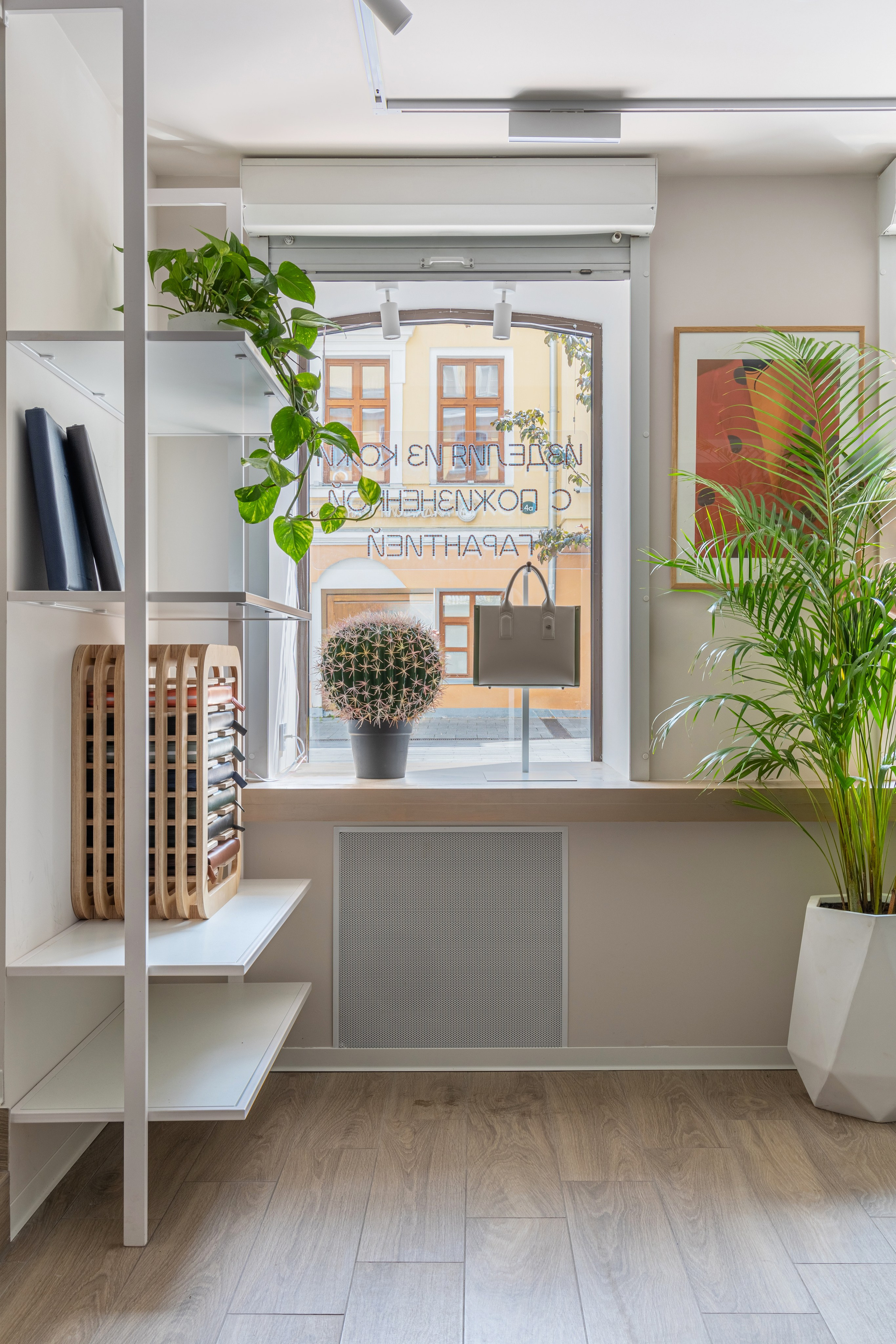 Магазин сумок верфь в Нижнем Новгороде. Интерьерный фотограф в Нижнем Новгороде и Москве Владимир Гудков