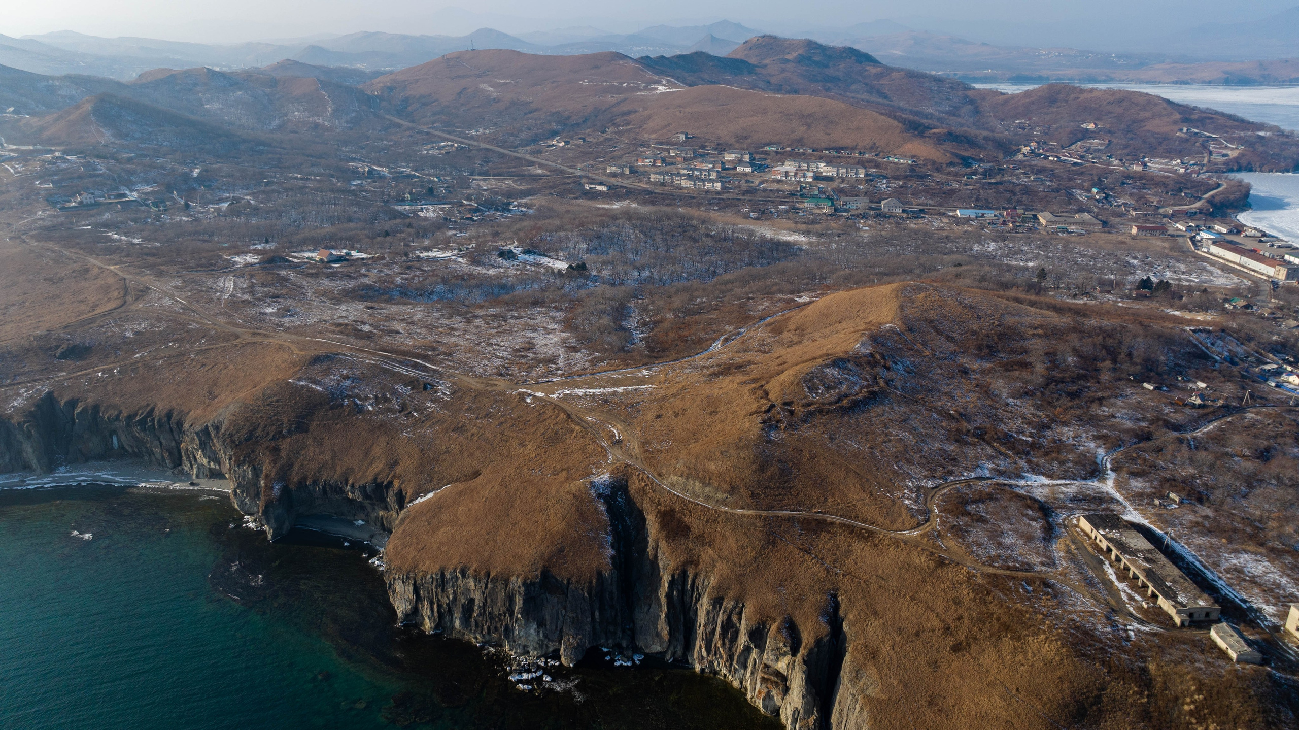 Кекур Пьющий верблюд. Турист оптимист