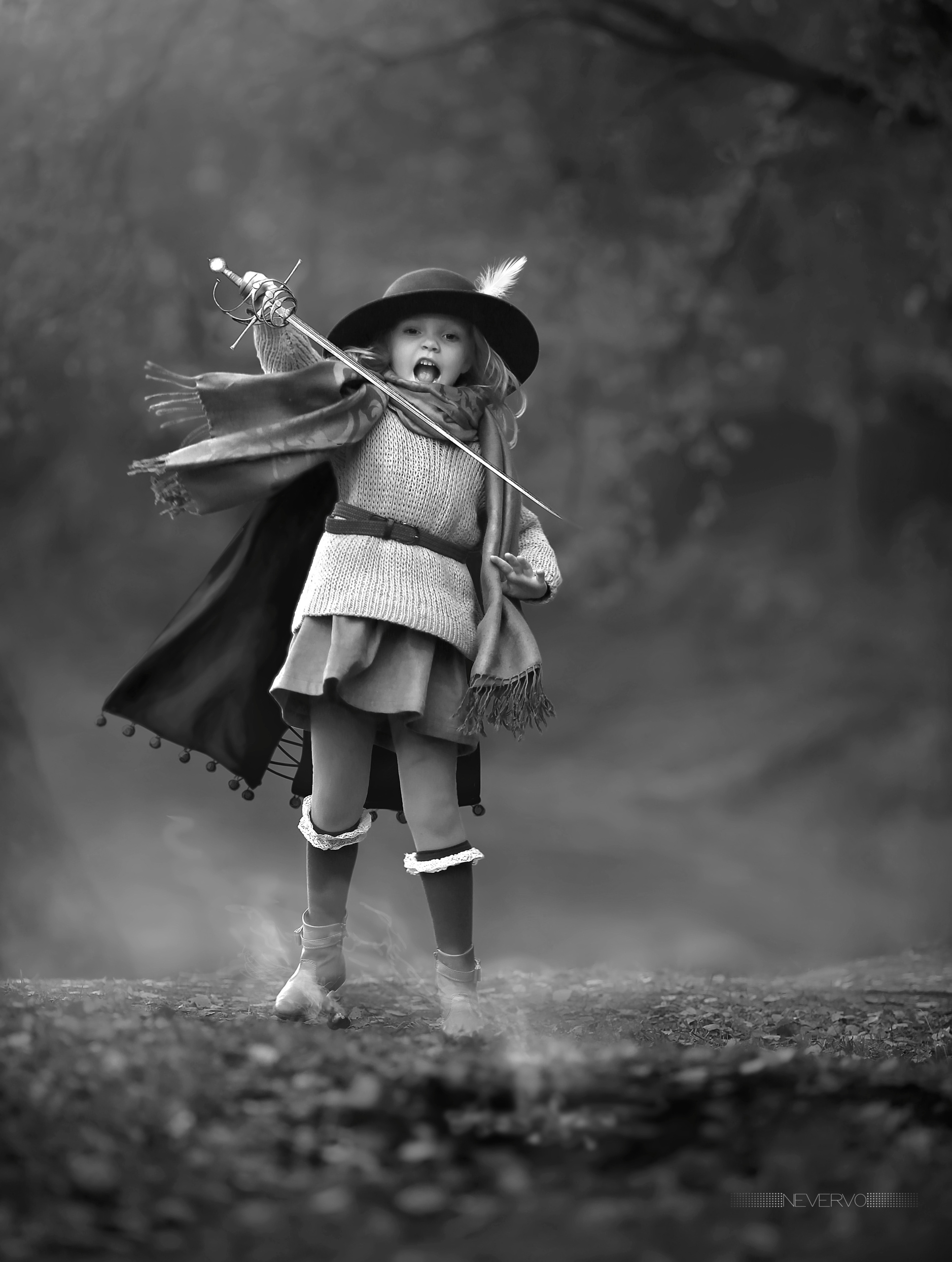 Черно-белая фотосъемка. B&W съемка в Москве. ЧБ фотограф Олег Голишник. Арт-фотограф Олег Голишников. Творческая мастерская