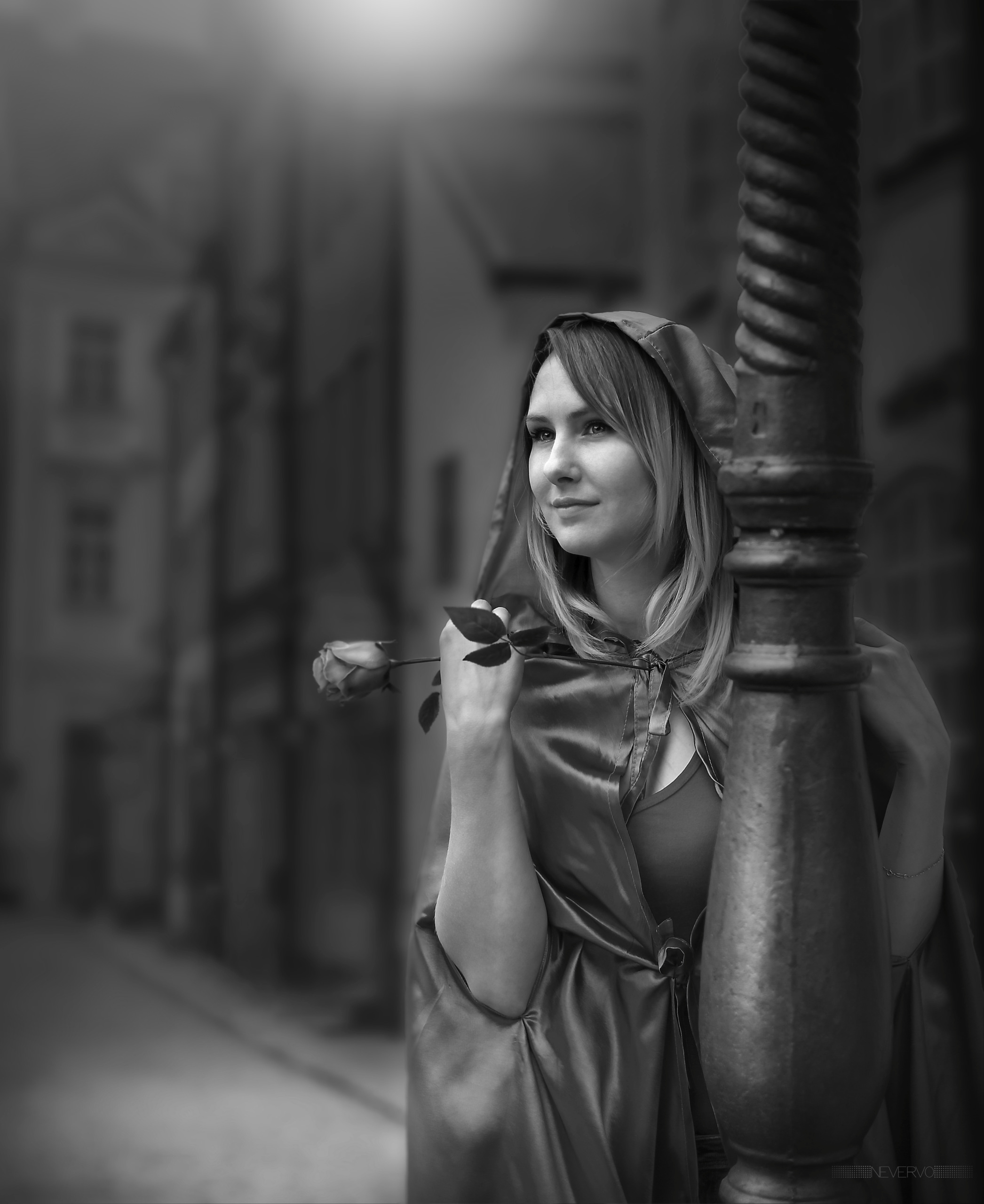 Черно-белая фотосъемка. B&W съемка в Москве. ЧБ фотограф Олег Голишник. Арт-фотограф Олег Голишников. Творческая мастерская