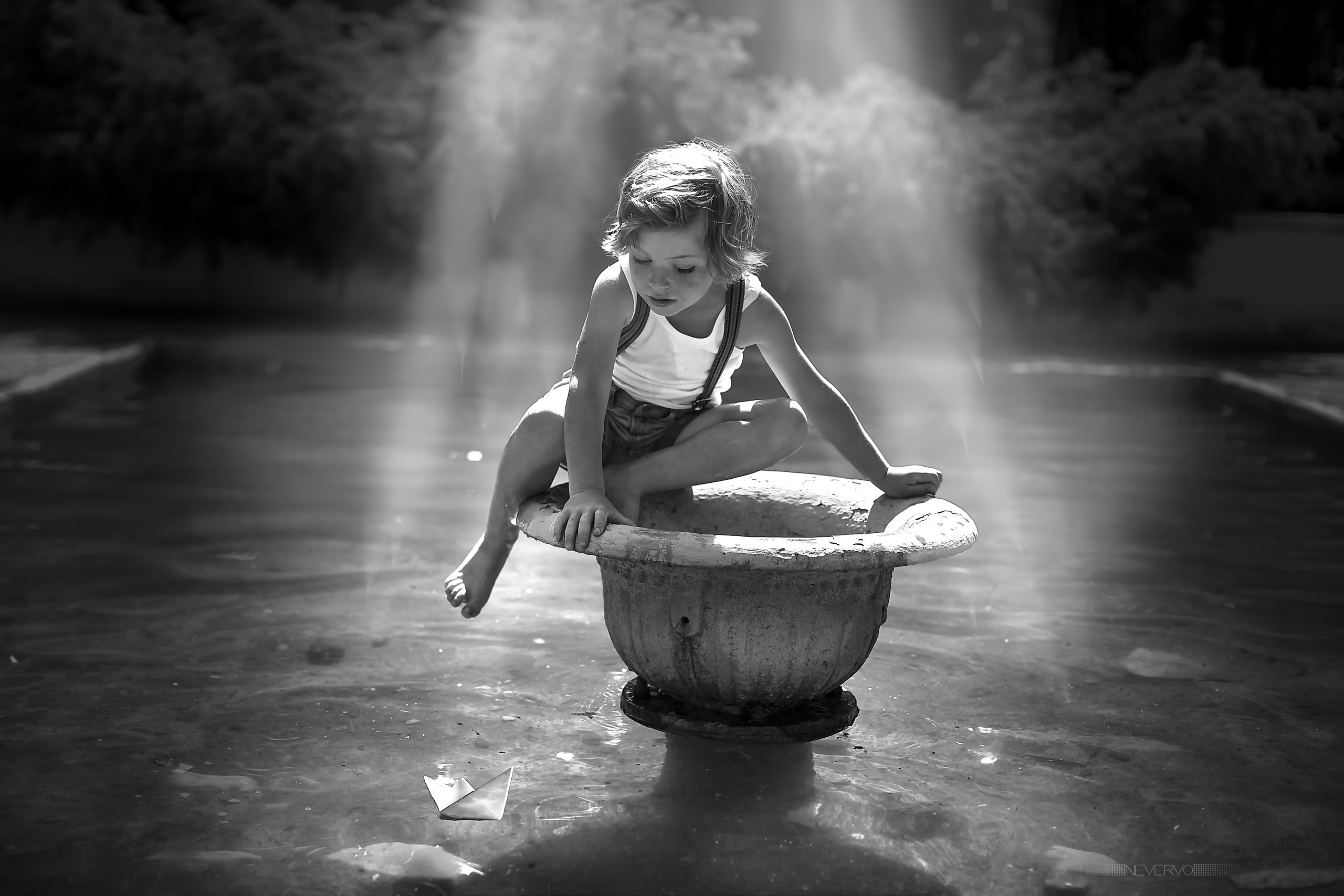 Черно-белая фотосъемка. B&W съемка в Москве. ЧБ фотограф Олег Голишник. Арт-фотограф Олег Голишников. Творческая мастерская