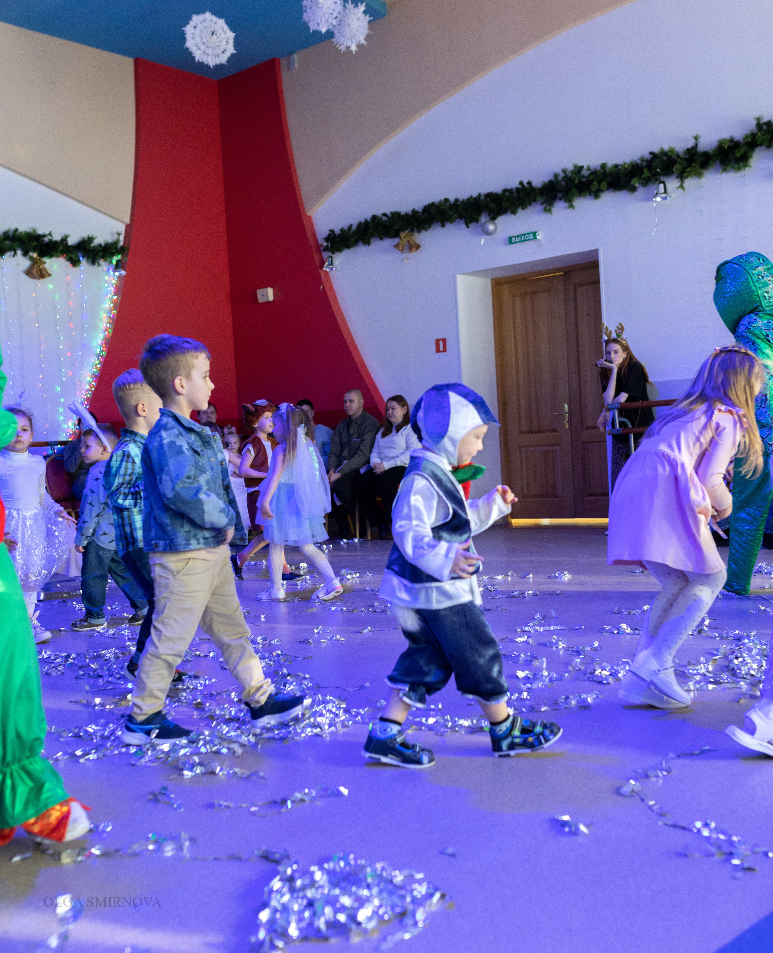 Утренник в ДОФ 04.01.25. Ольга Смирнова юрист, фотограф