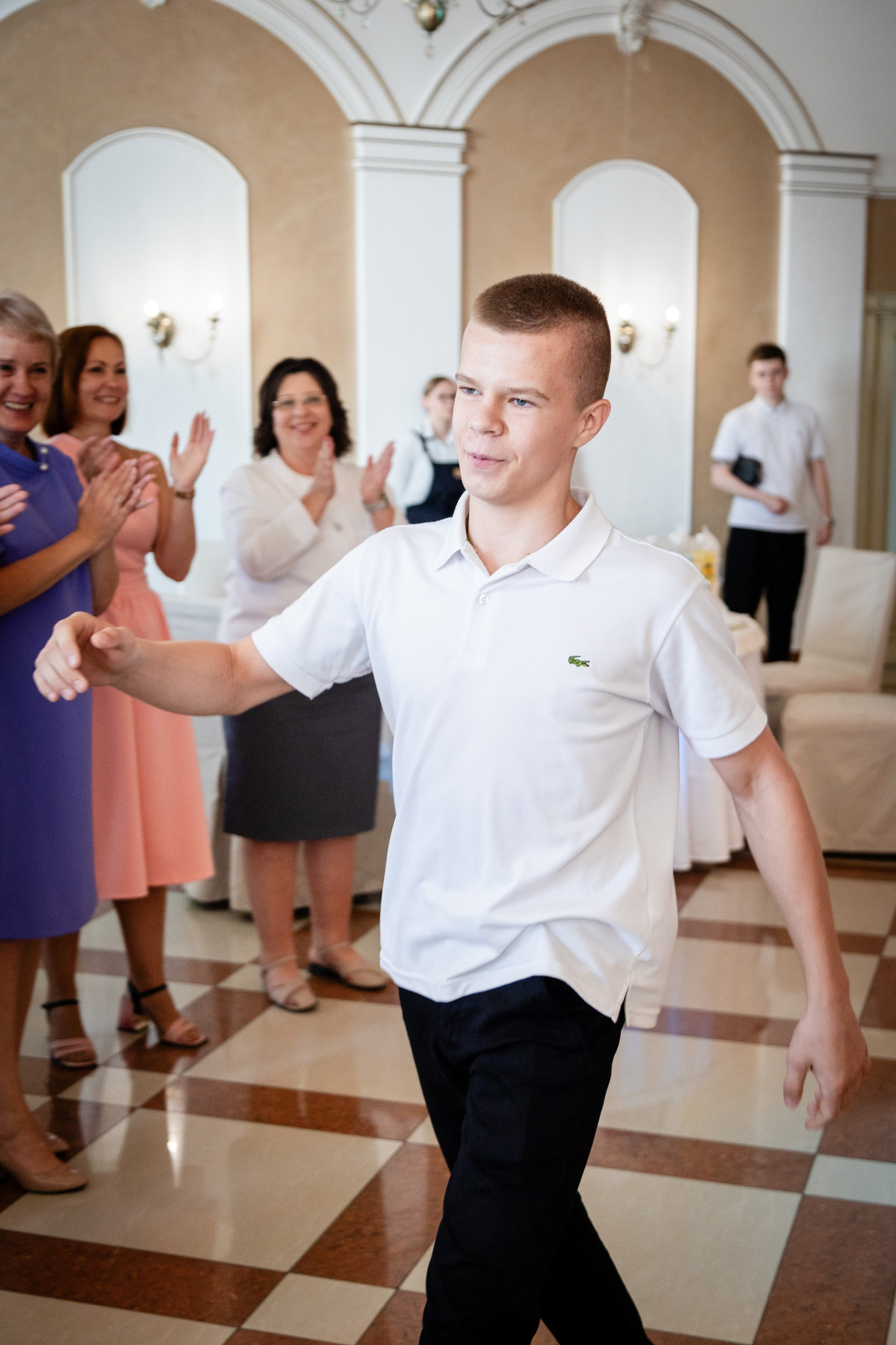 Школьный выпускной. Детский фотограф видеограф в Хабаровске Михаил Орлов
