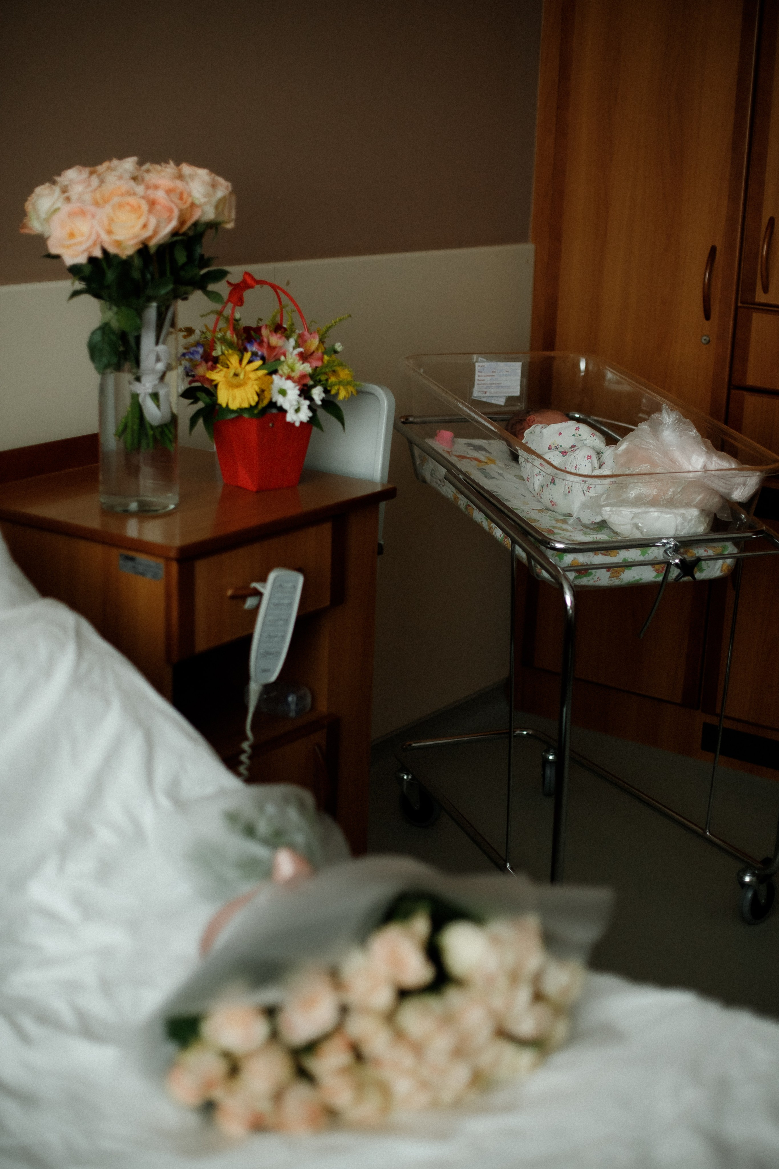 Фотосъемка выписки из роддома. Фотограф Карпачан Анастасия