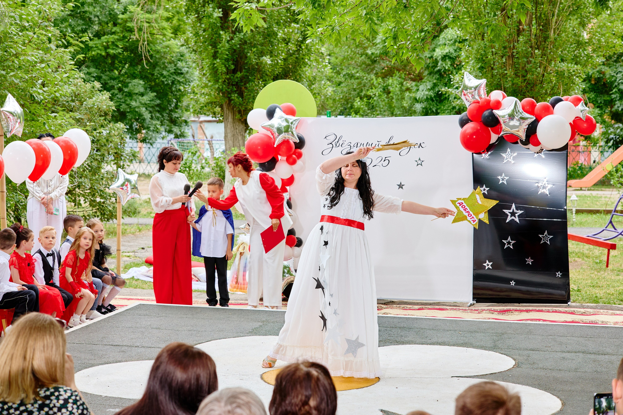 Выпускной 45 сад. Фотограф Выпускные альбомы Таганрог Сергей Коробченко