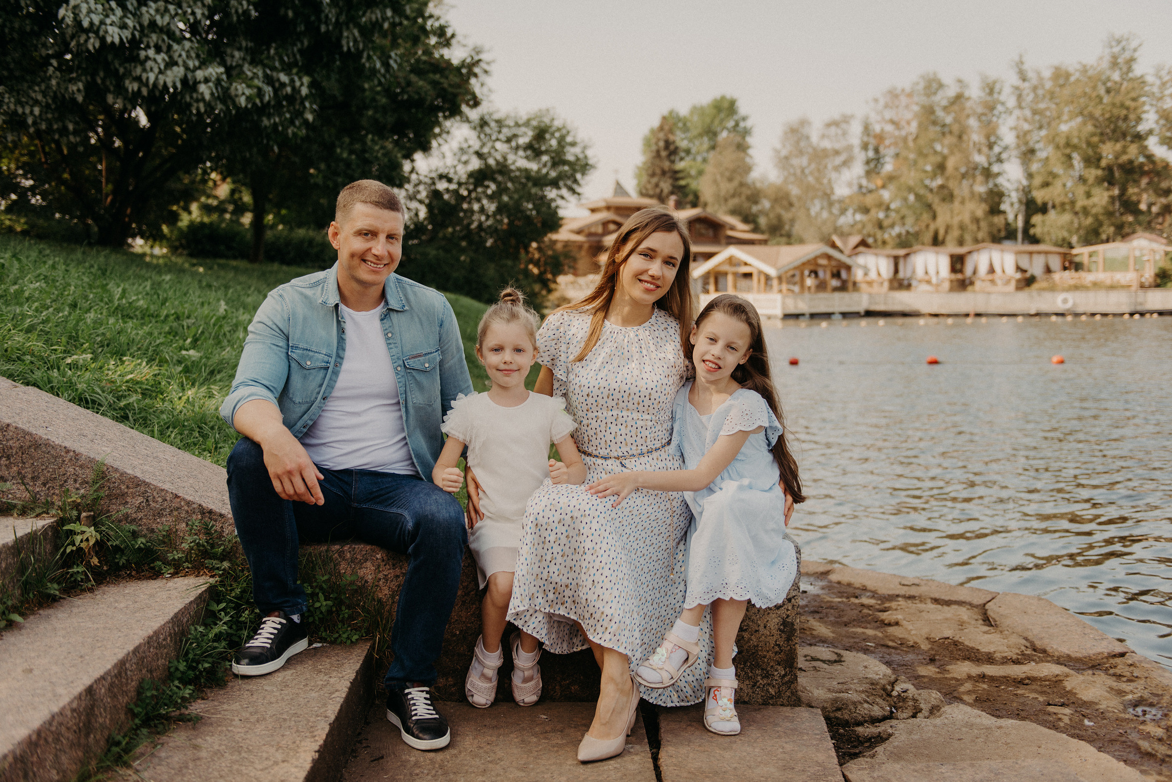 летняя семейная фотосессия на Крестовском острове, семейный фотограф в СПб