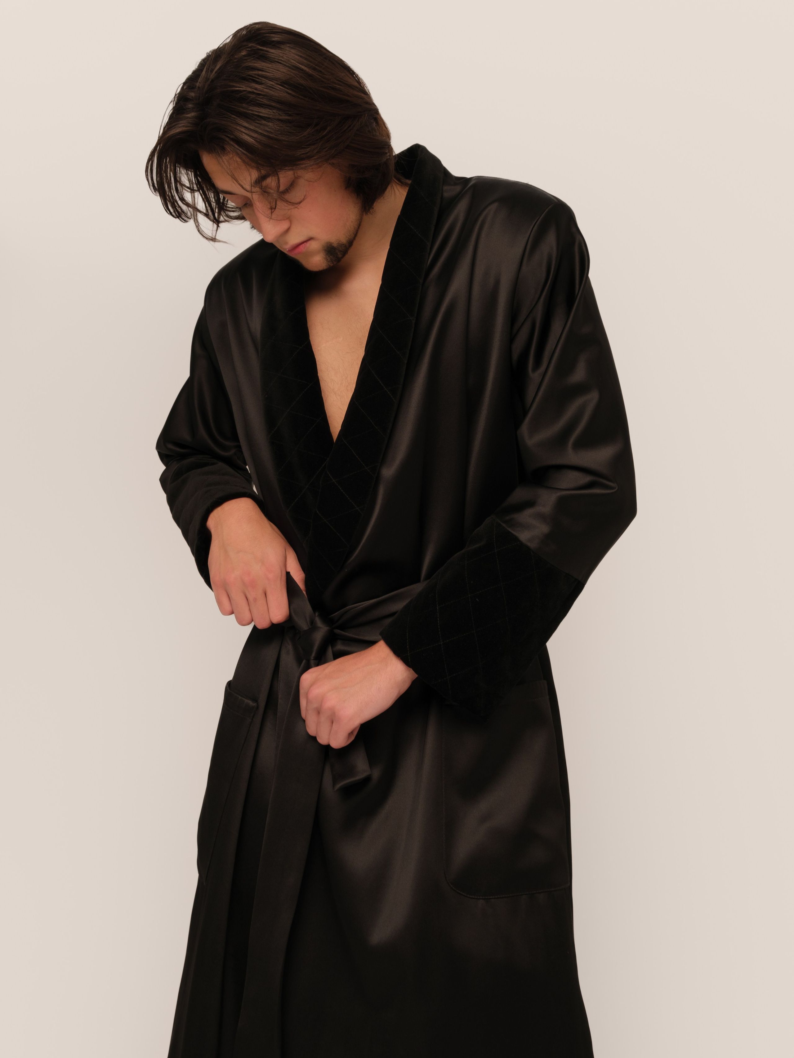 ZHAKOVA BRAND каталог. Мари — фотограф и видеограф из Москвы