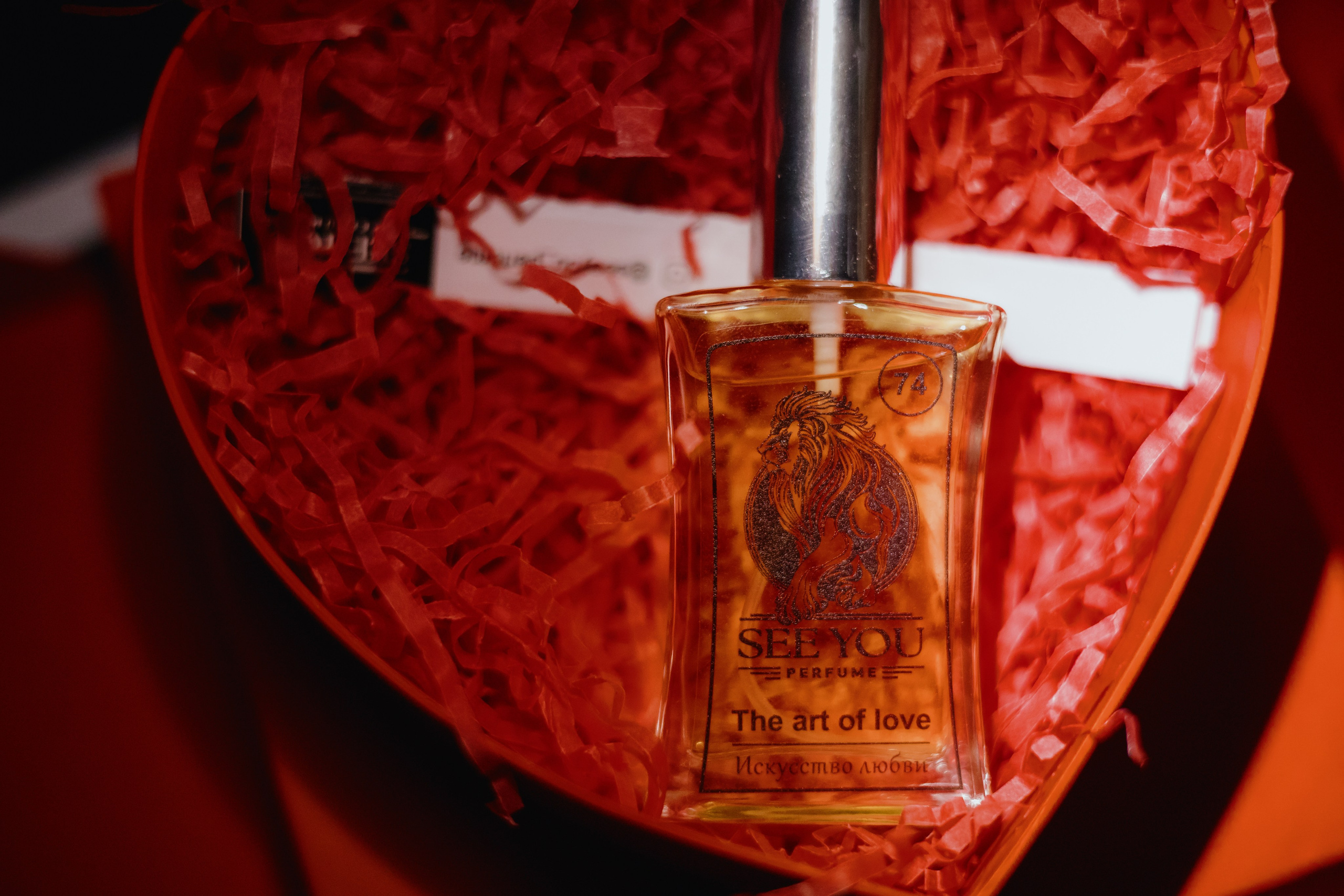 See `You Perfume. Фотограф в Москве и Санкт-Петербурге Дарина