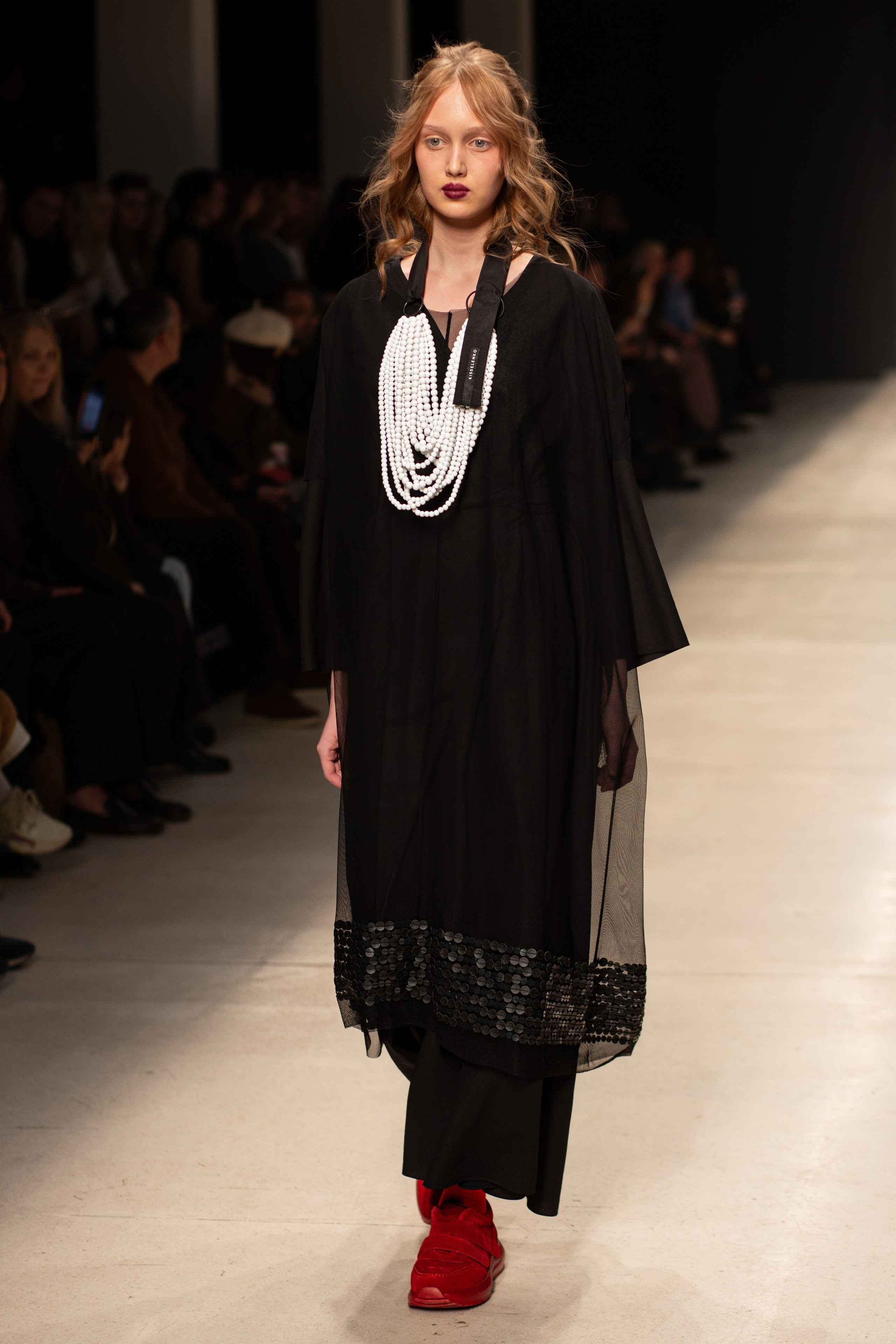 Reports from the Moscow Fashion Week shows. Neumann’s moon