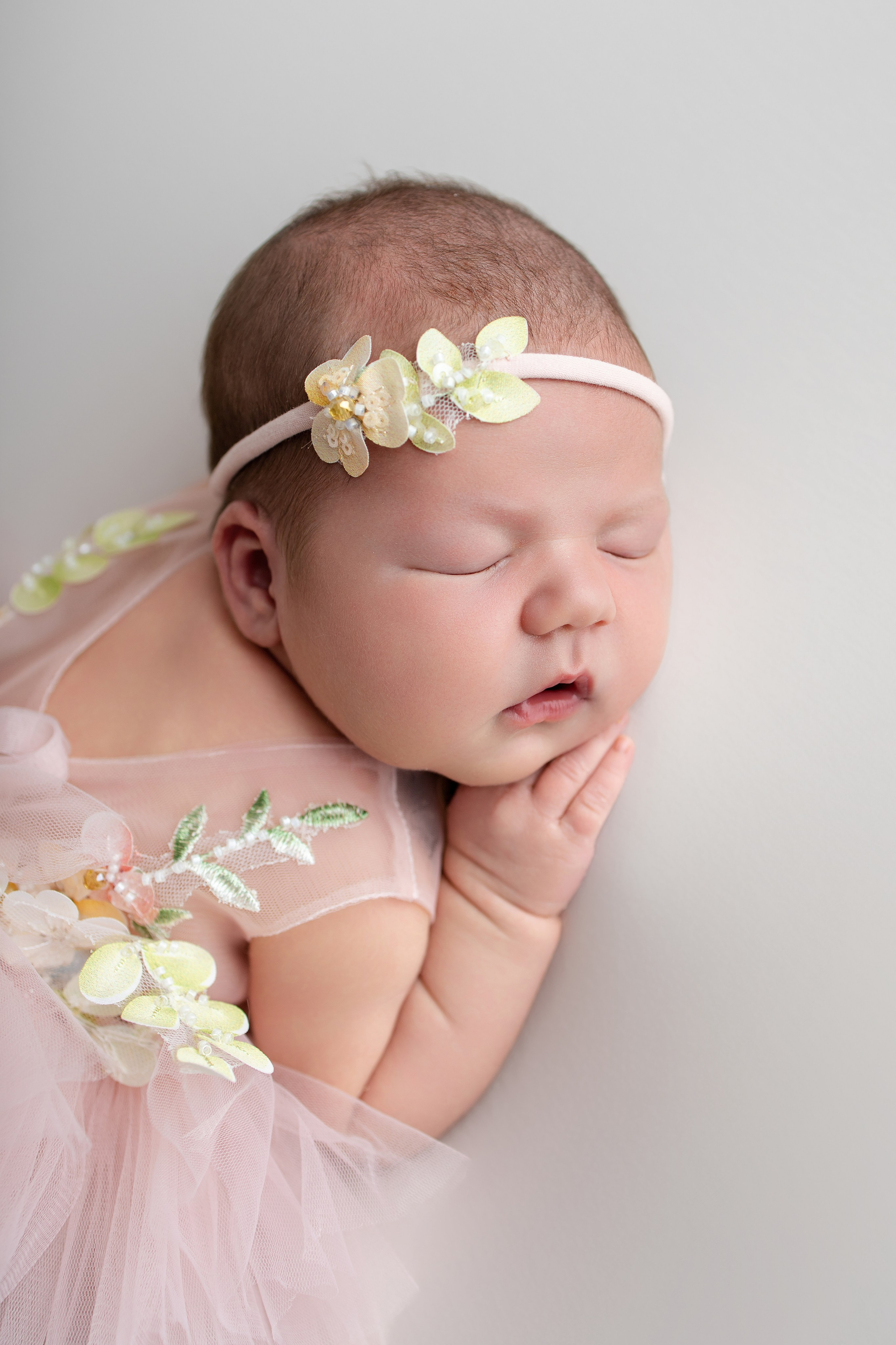 Арина 6 дней. Фотограф новорождённых Newborn Москва