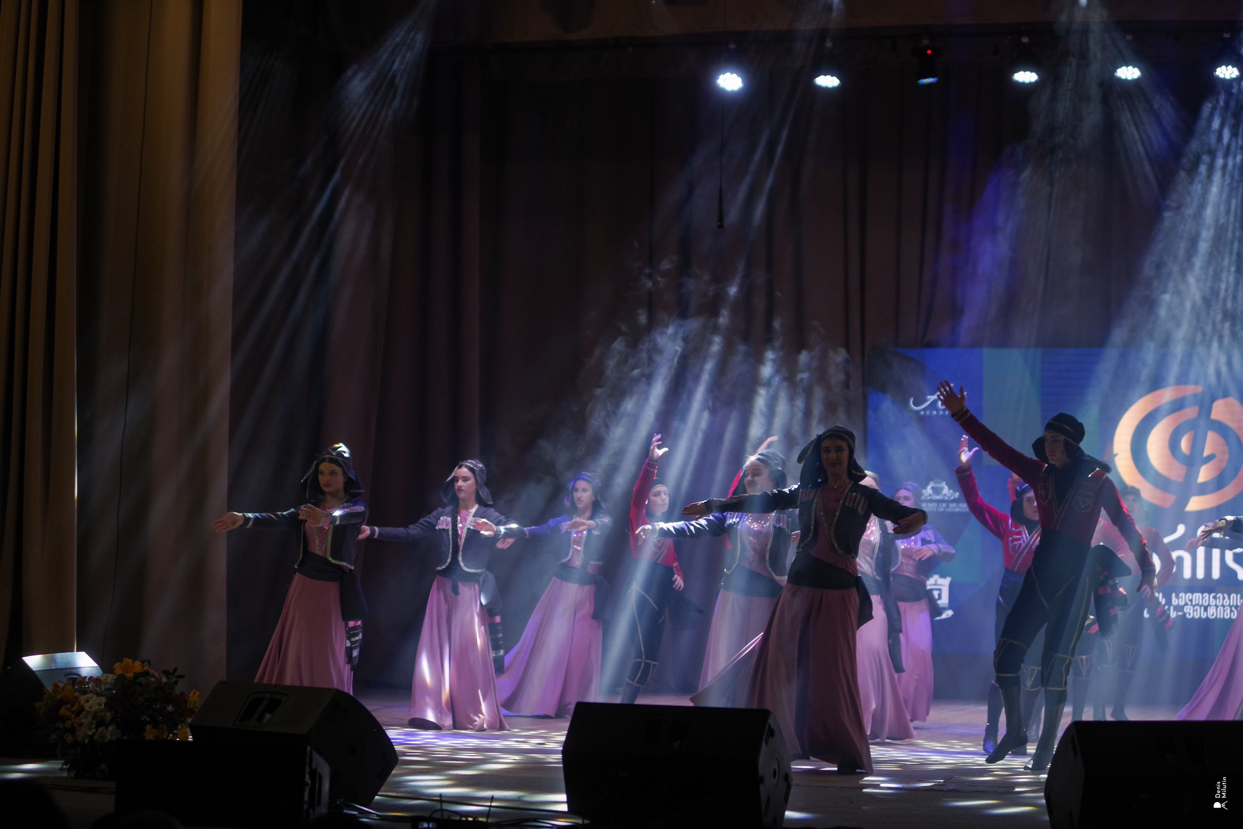 Танцы в Хоби. Портретный фотограф Денис Милютин