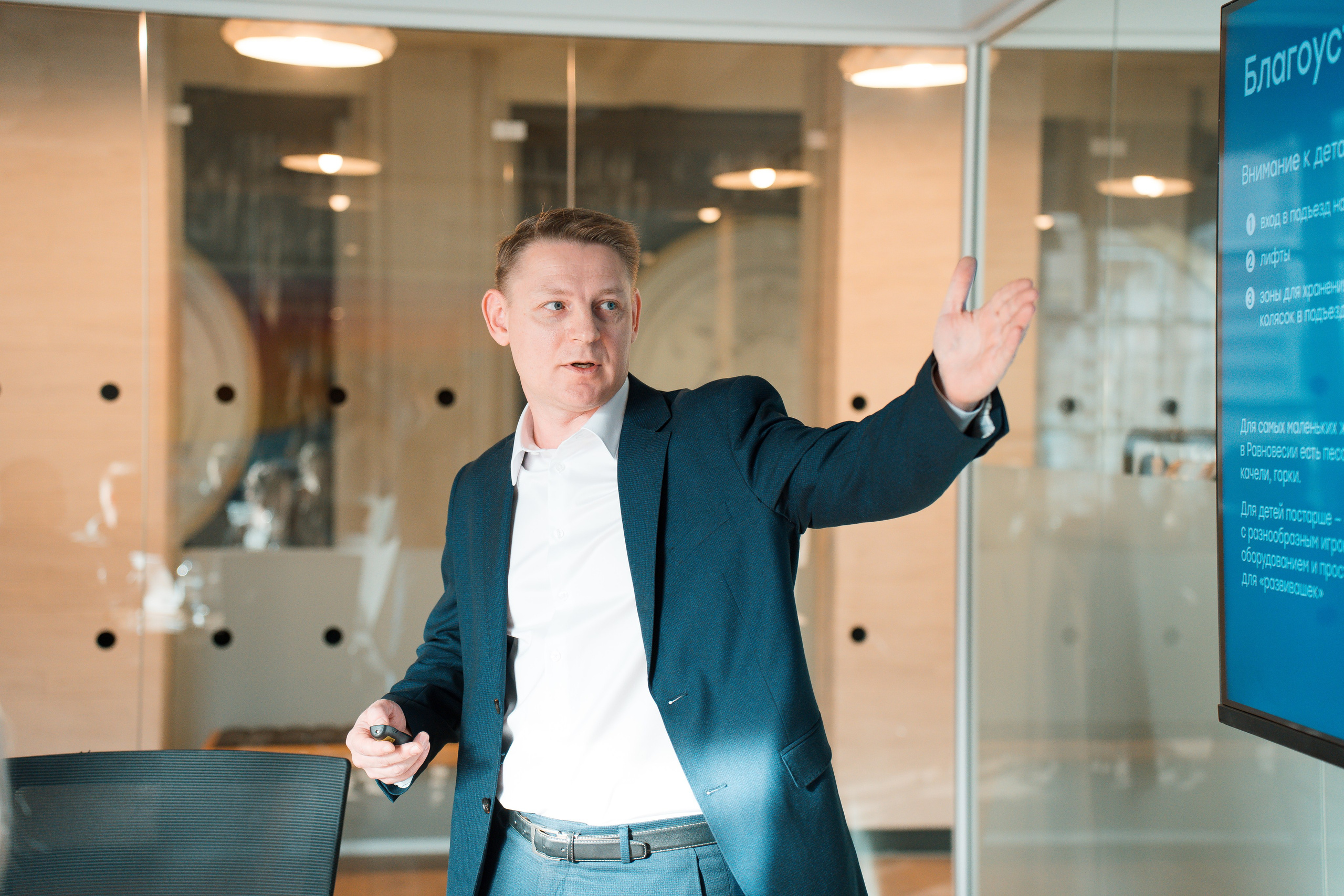 Репортажная съемка деловых встреч и бизнес ланчей. Репортажный фотограф в Москве Вадим Галанин