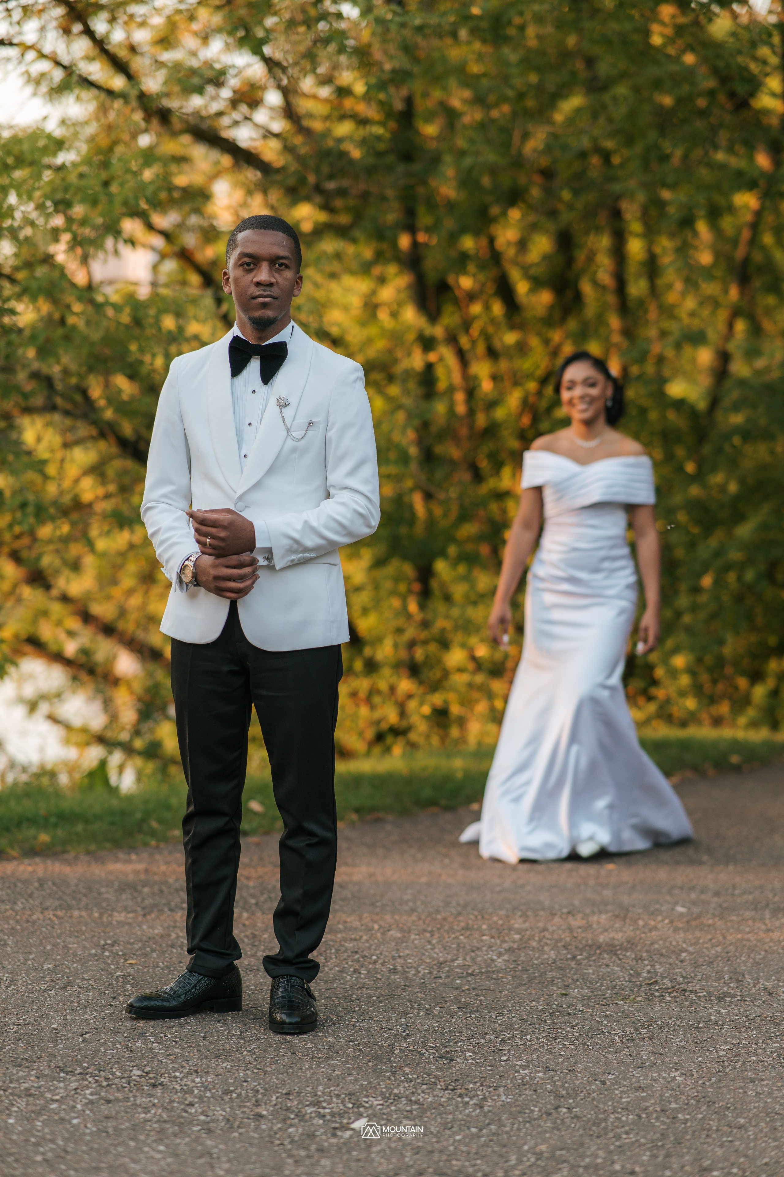 Dany & Mika. Я занимаюсь событийной, свадебной, товарной, студийной… фотографией