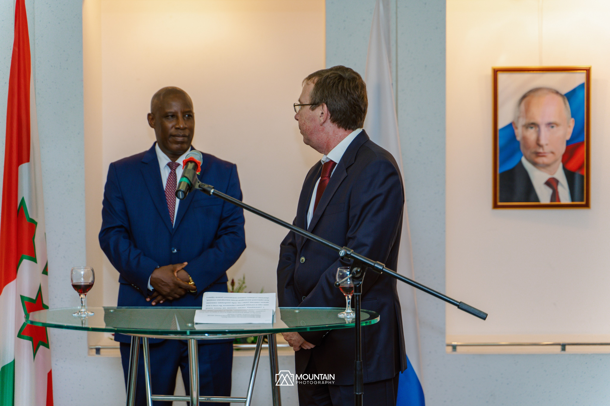 Burundi Indepence Celebration. Photographer based in moscow Peter Tchana