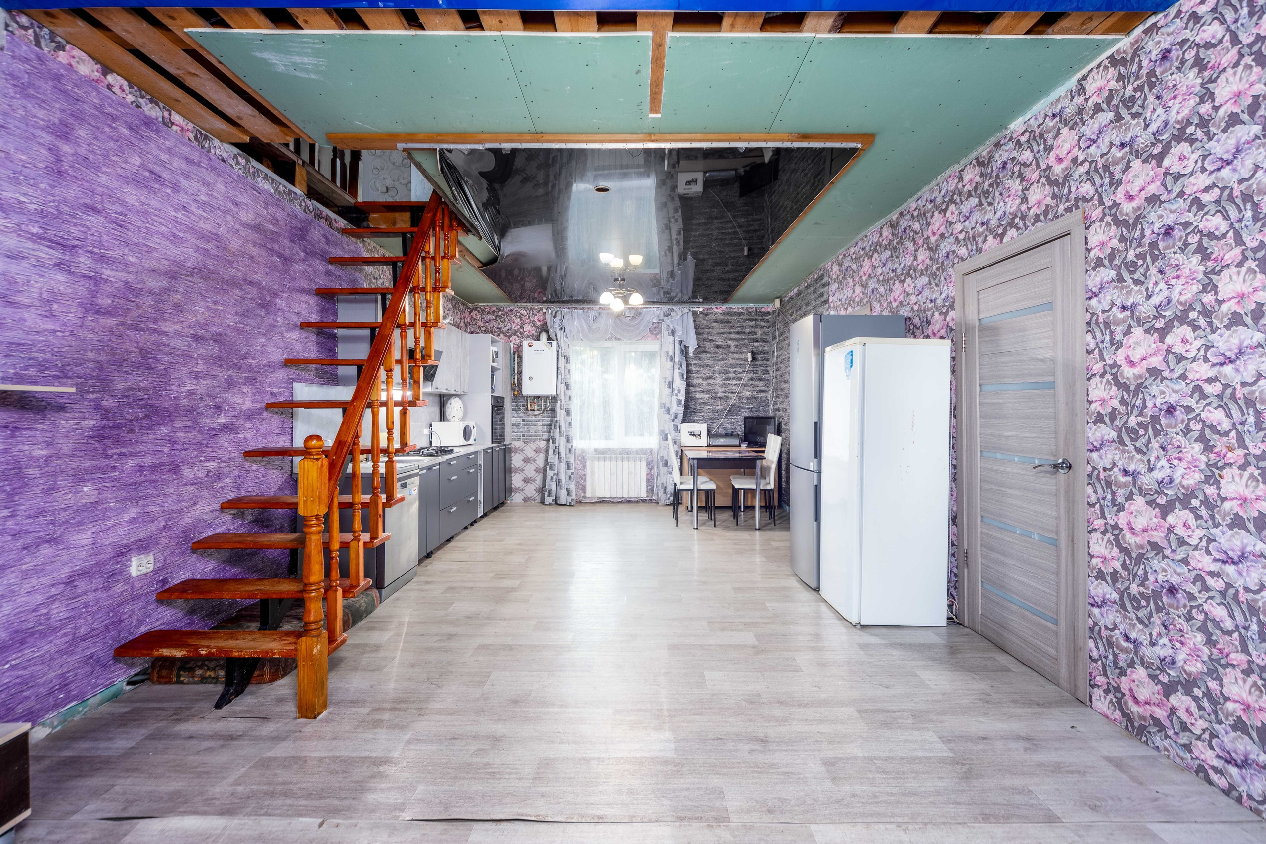 Фото интерьера кухни-гостиной в коттедже под Минском