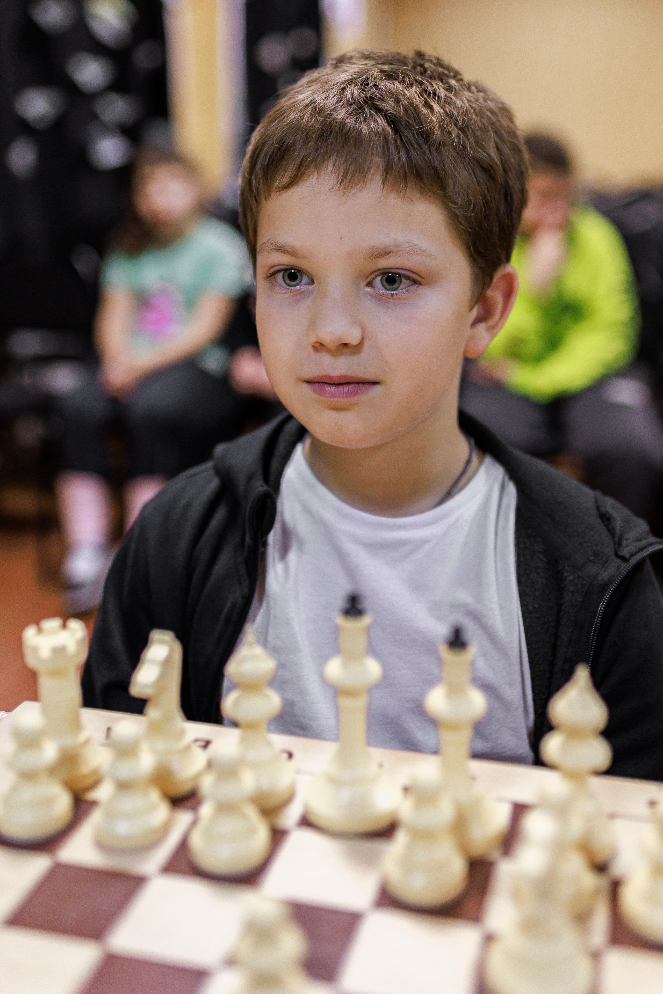 Репортажная сьёмка игры в шахматы в детском доме. Семейный и детский фотограф в Рязани Васюгова Мария